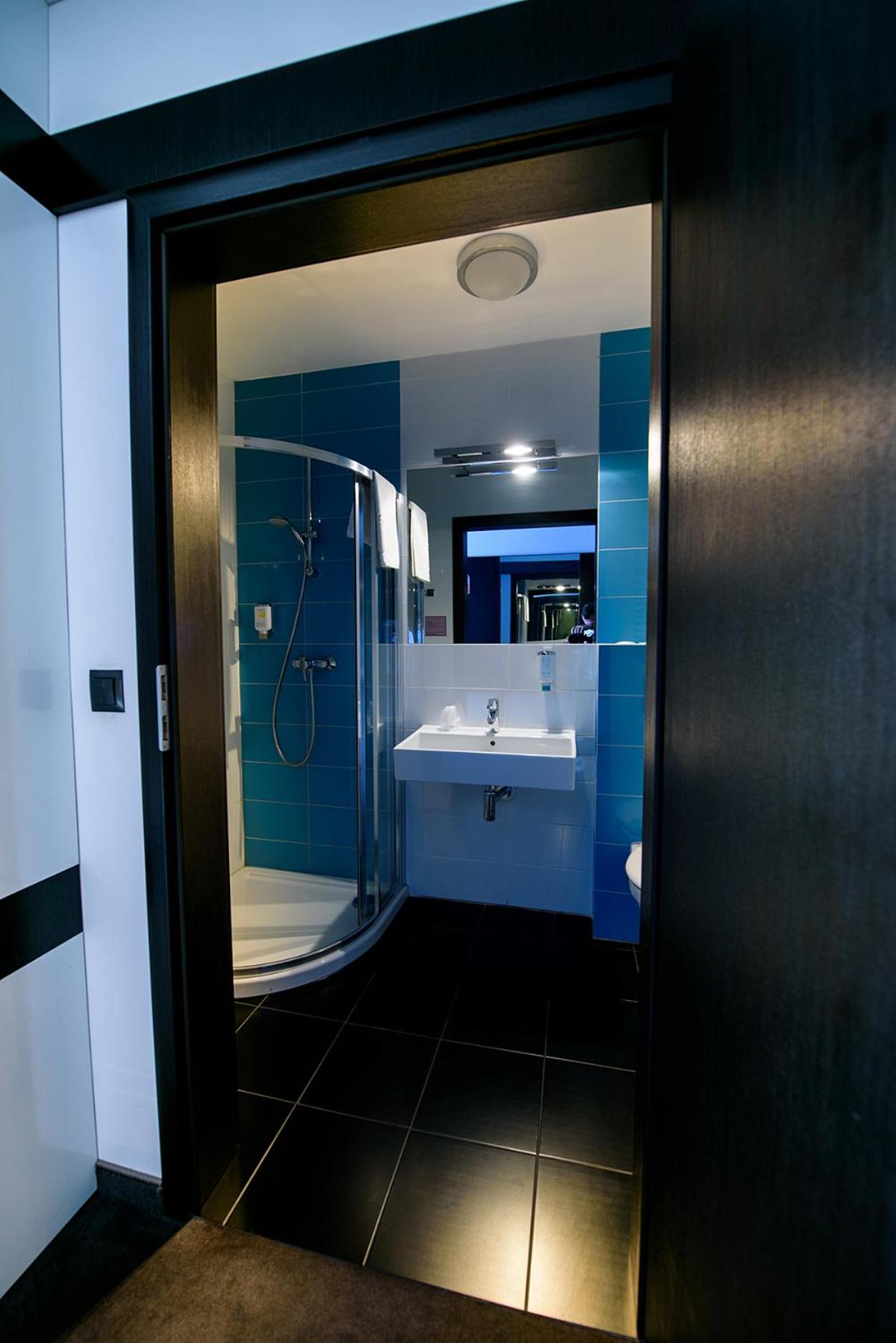 Double or Twin Room - Photo 19