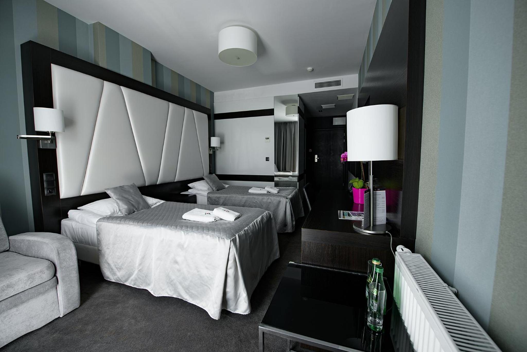 Double or Twin Room - Photo 16