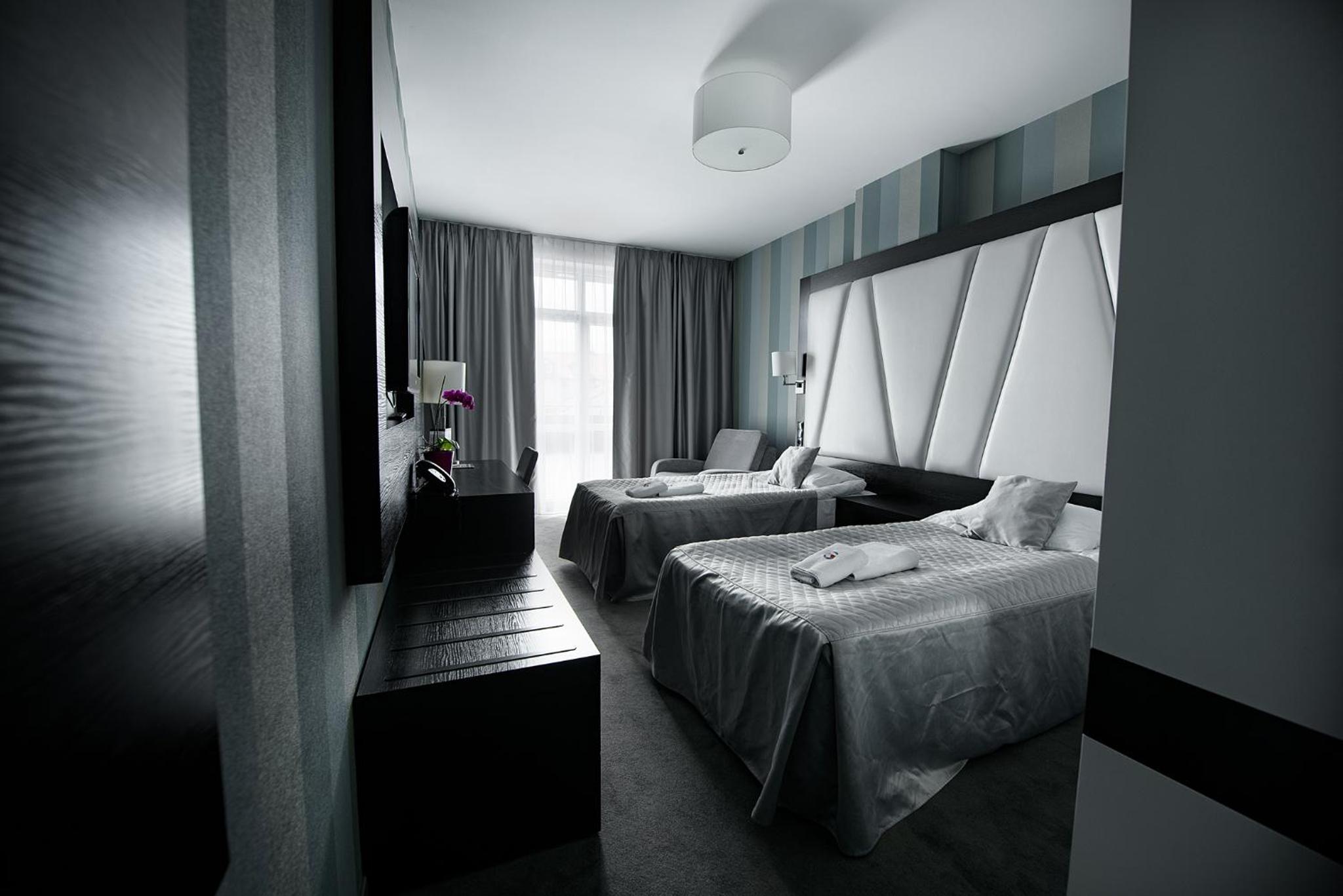 Double or Twin Room - Photo 15