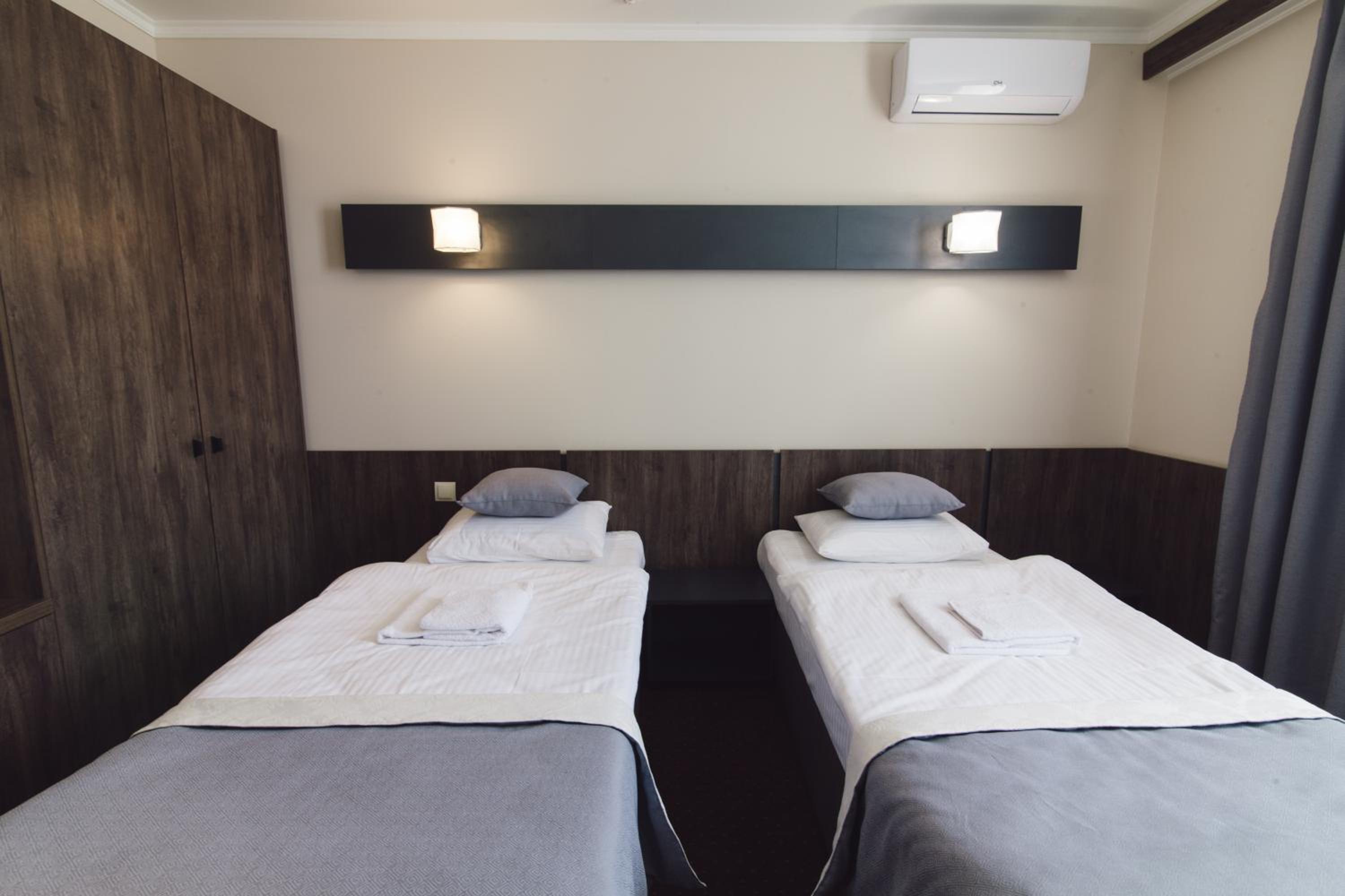 Large Double or Twin Room photo 2