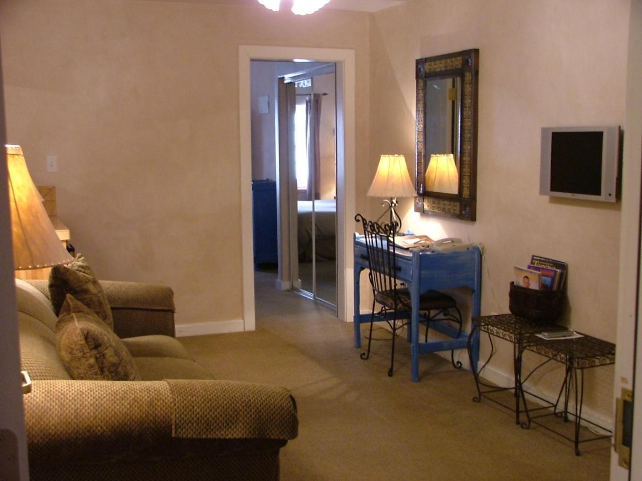 One-Bedroom Suite photo 1