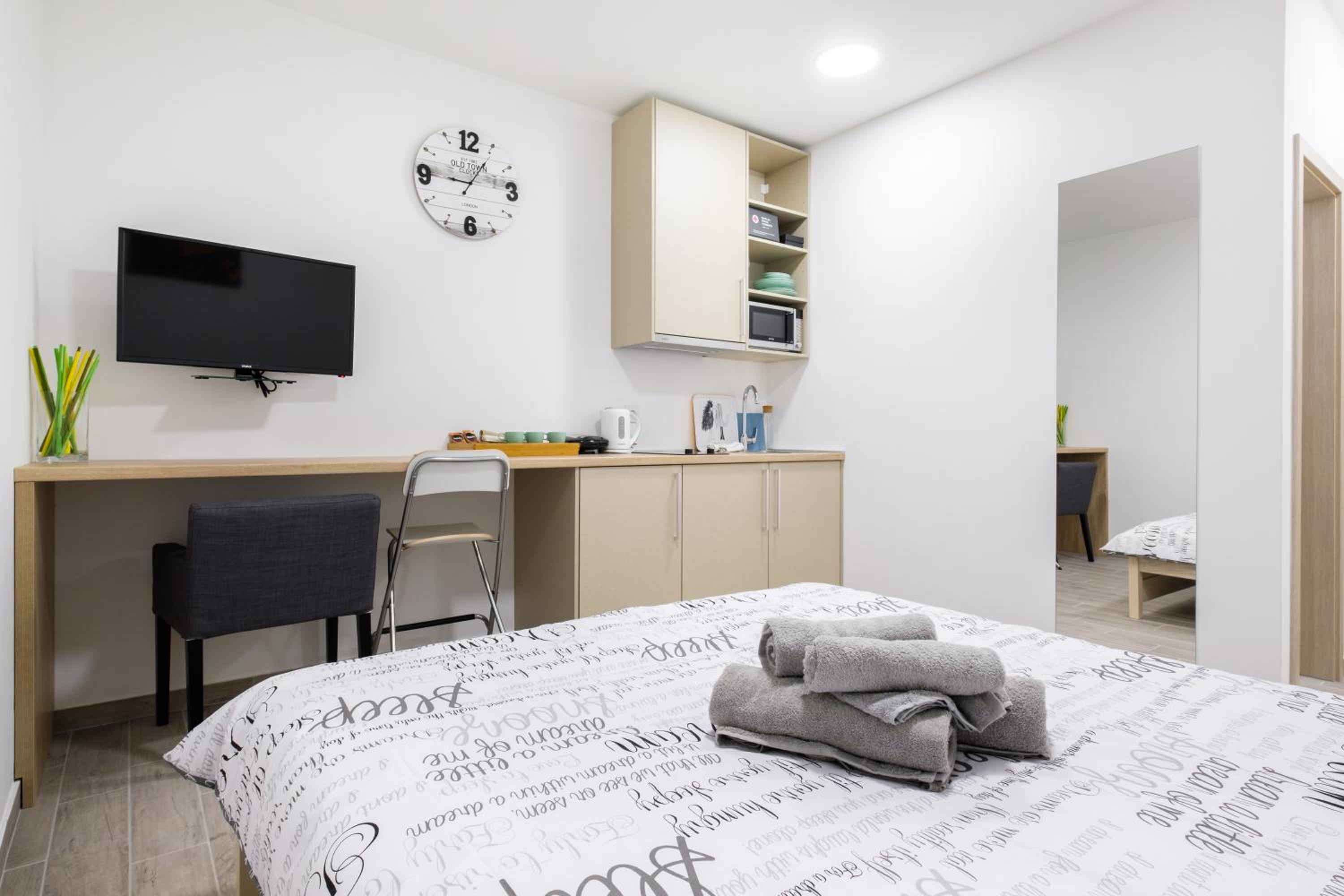Studio With Double Bed