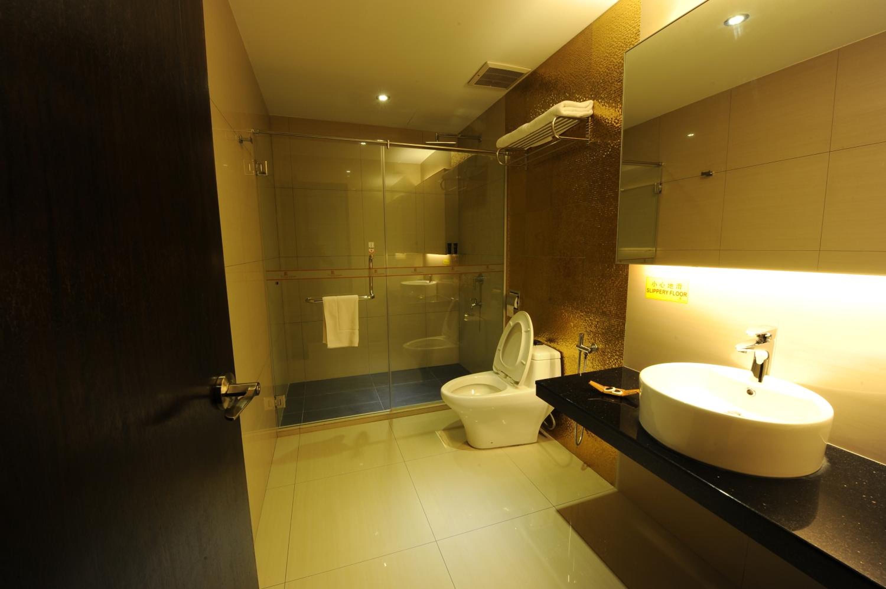 Deluxe King Room photo 3