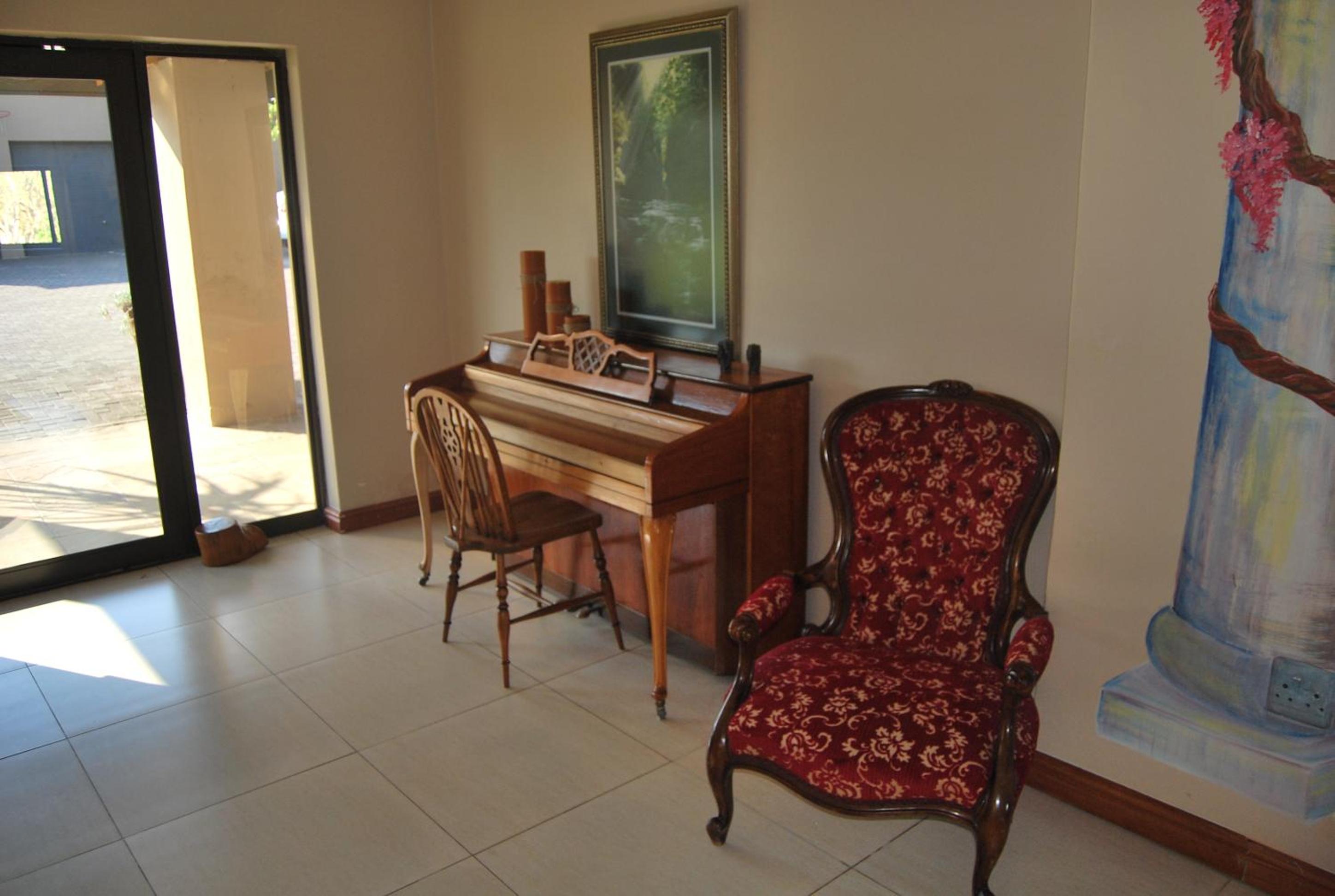 Economy Double Room - Photo 18