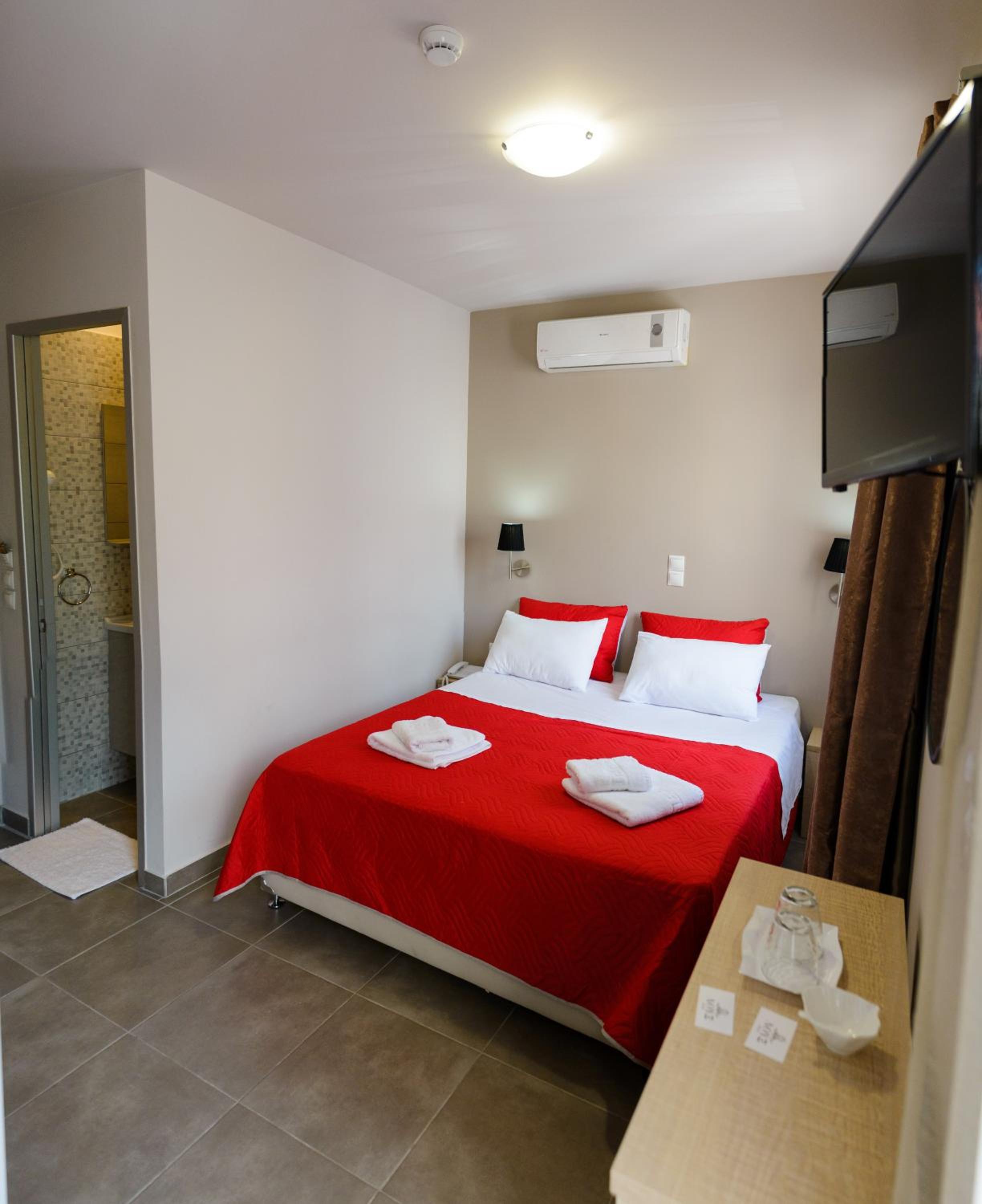 Economy Double Room photo 3