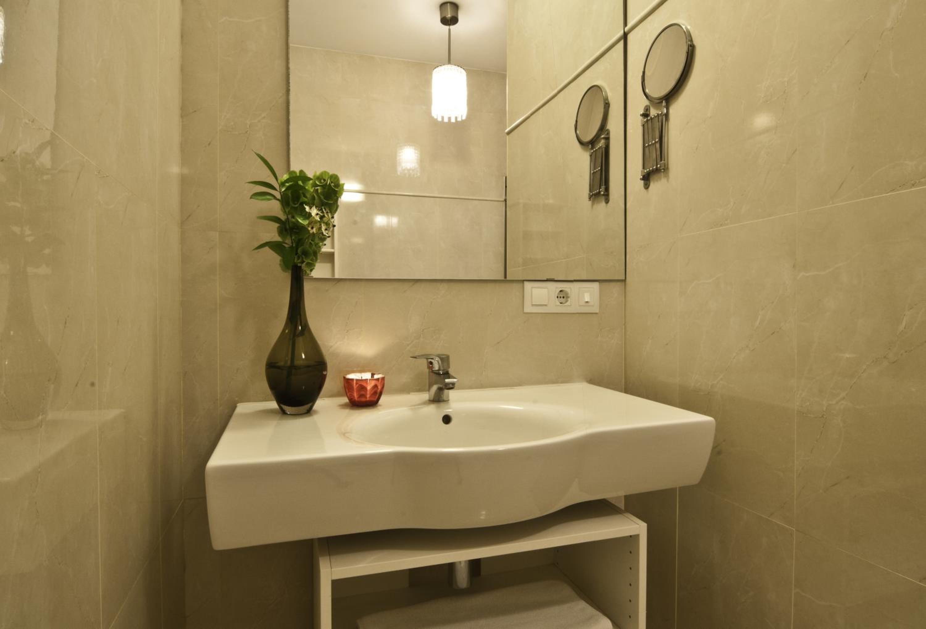 Twin Room - Photo 3