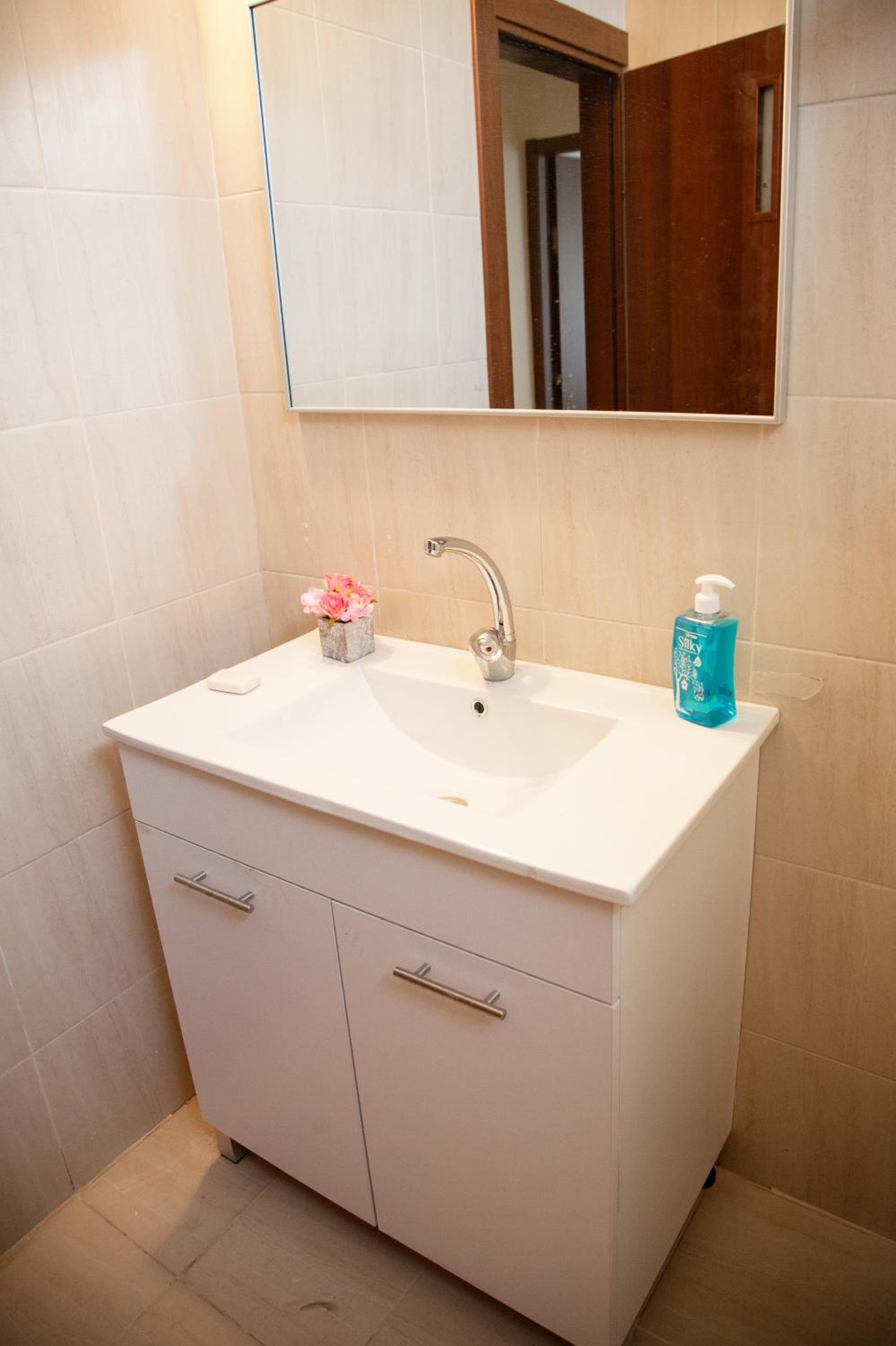 Three-Bedroom Apartment - Photo 4