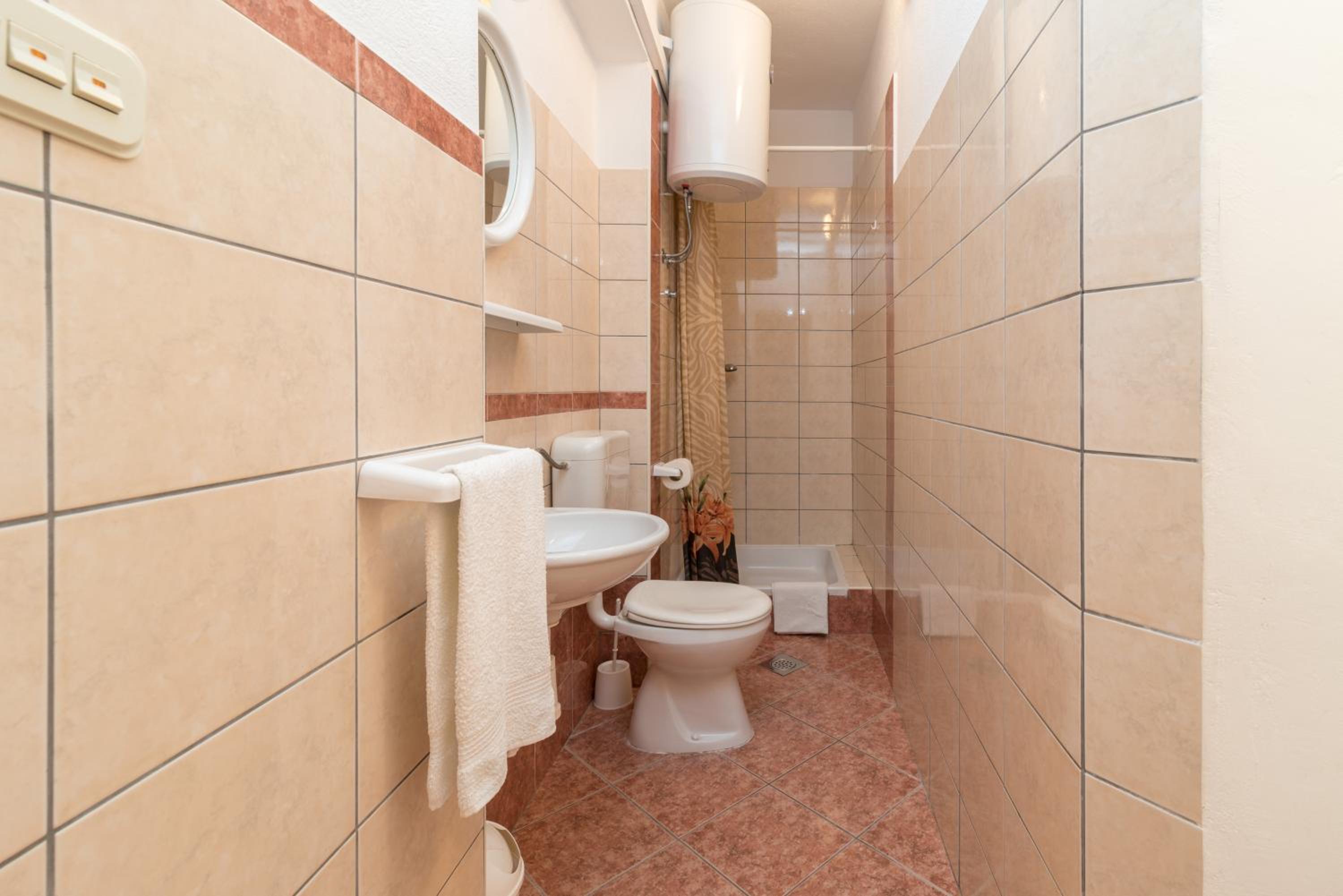 Apartment (4 Adults)