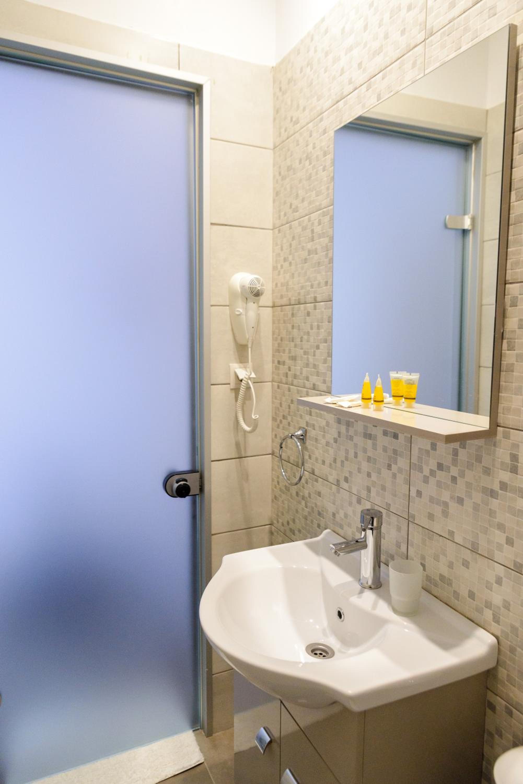 Deluxe Twin Room photo 2