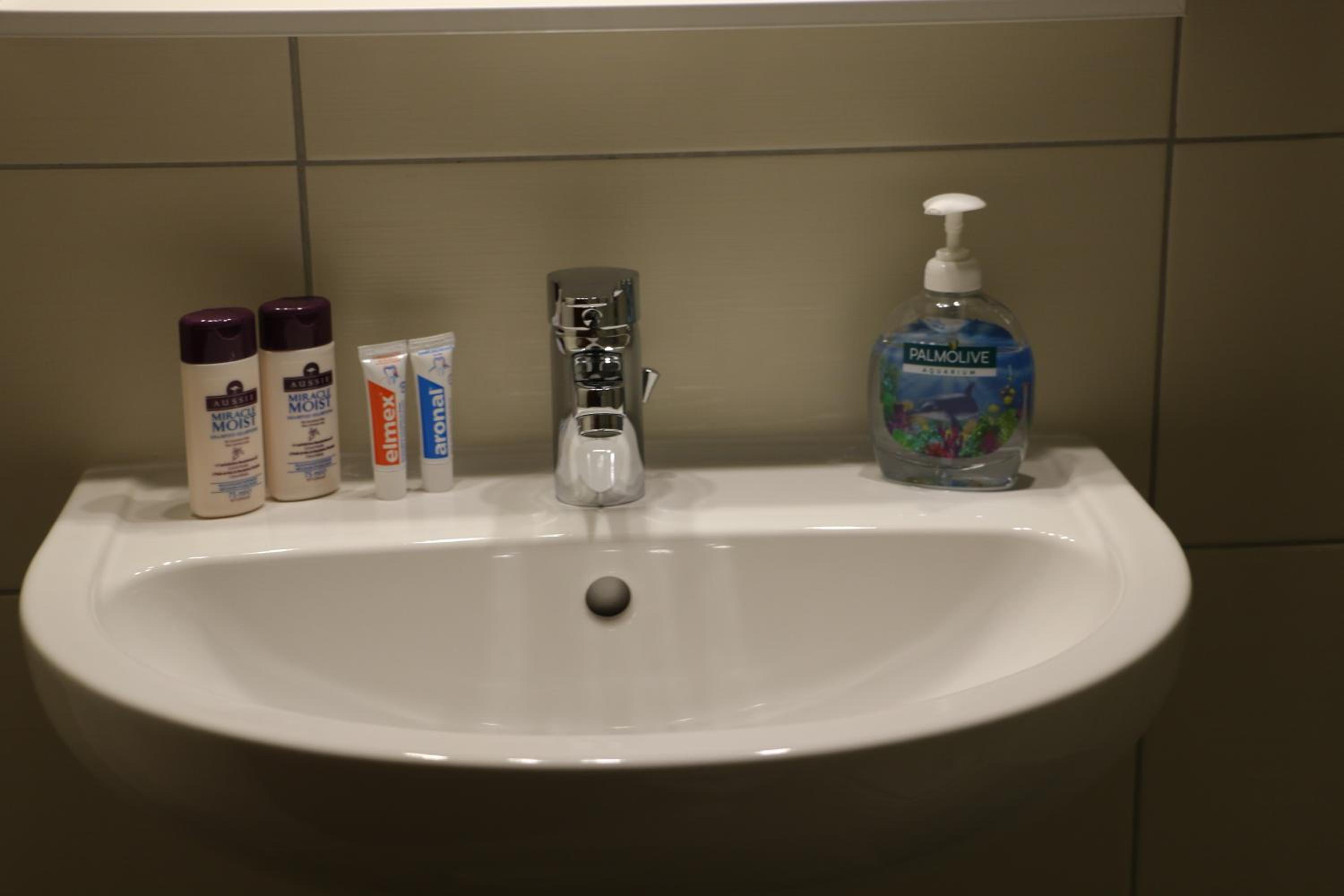 Studio Apartment - Photo 4