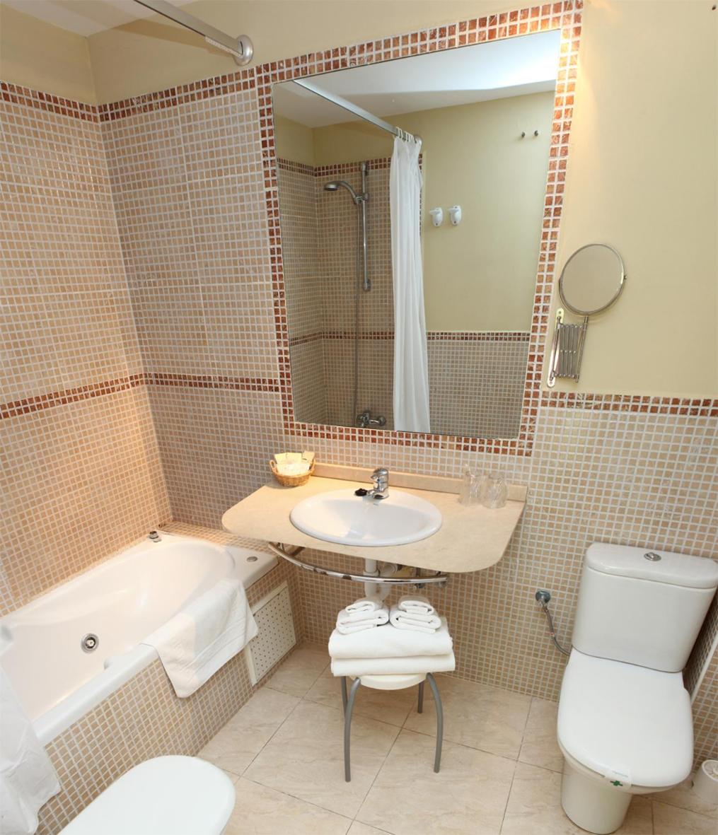 Double Room - Photo 3