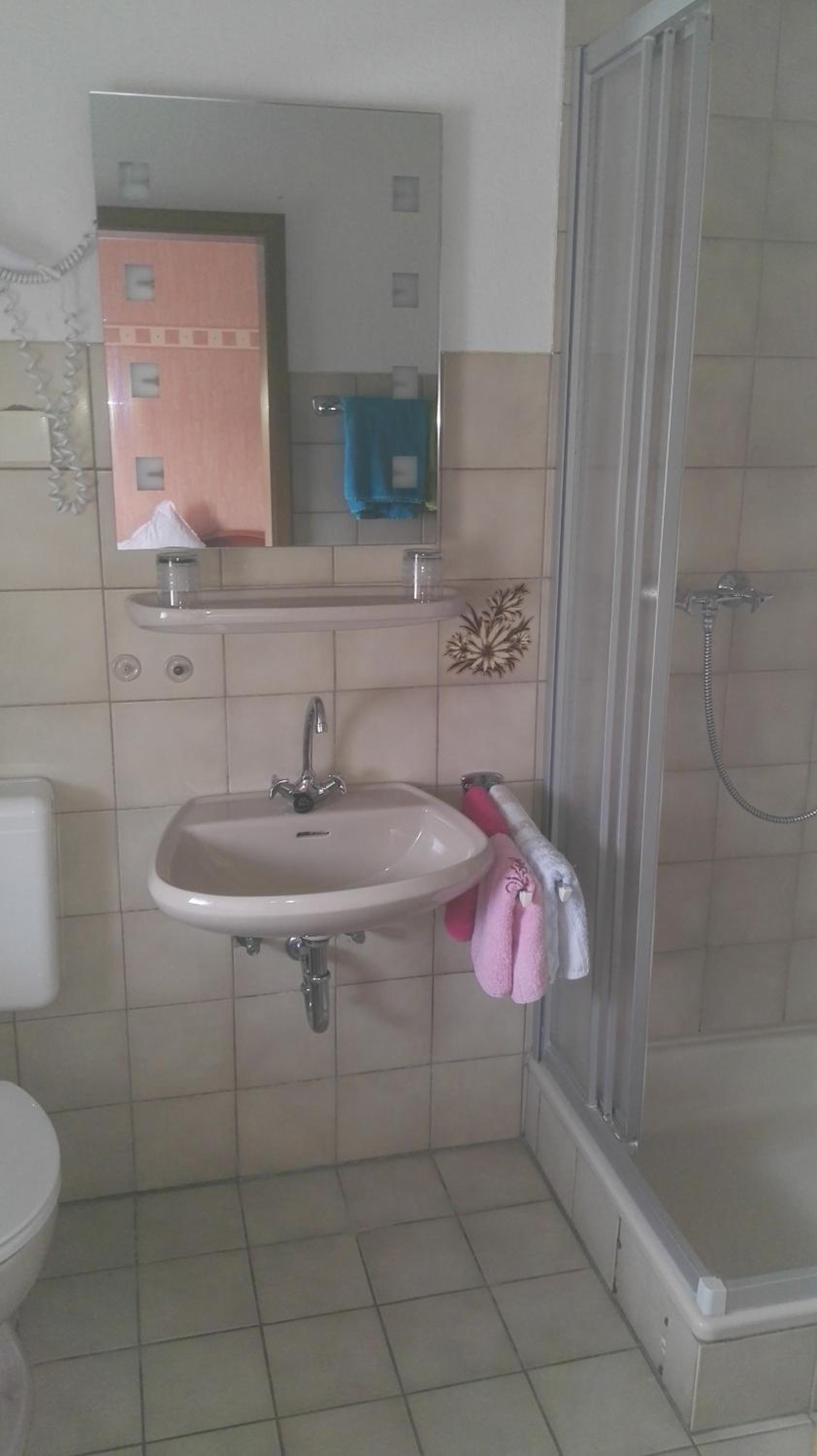 Standard Double or Twin Room photo 3