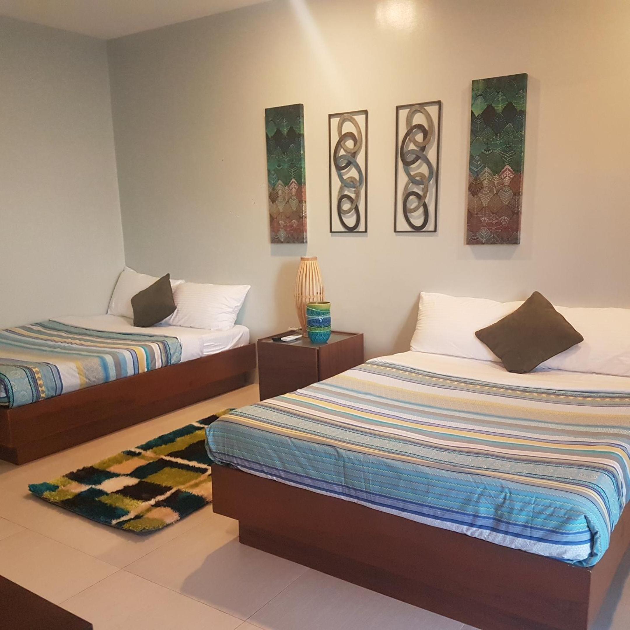 Family Room with Sea View - Photo 1