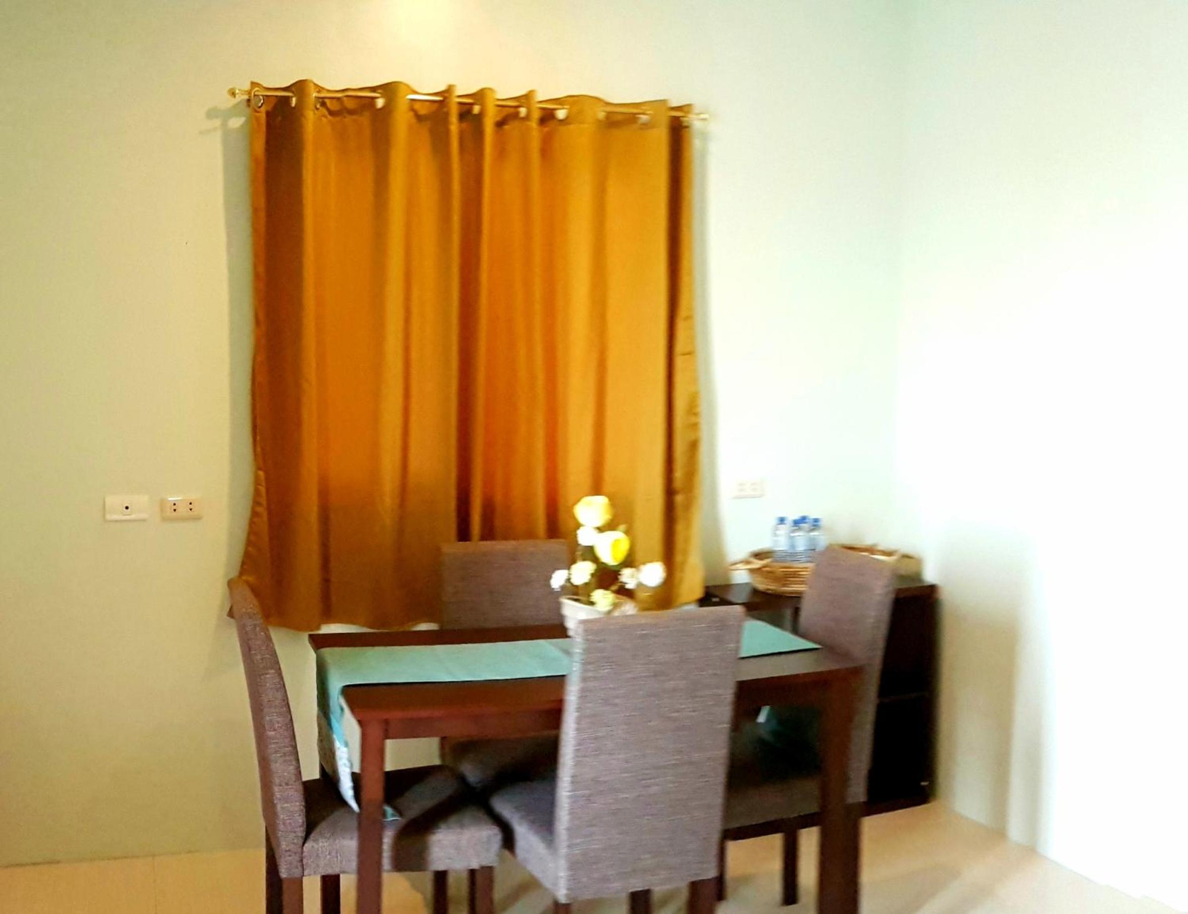 Family Room with Balcony - Photo 5
