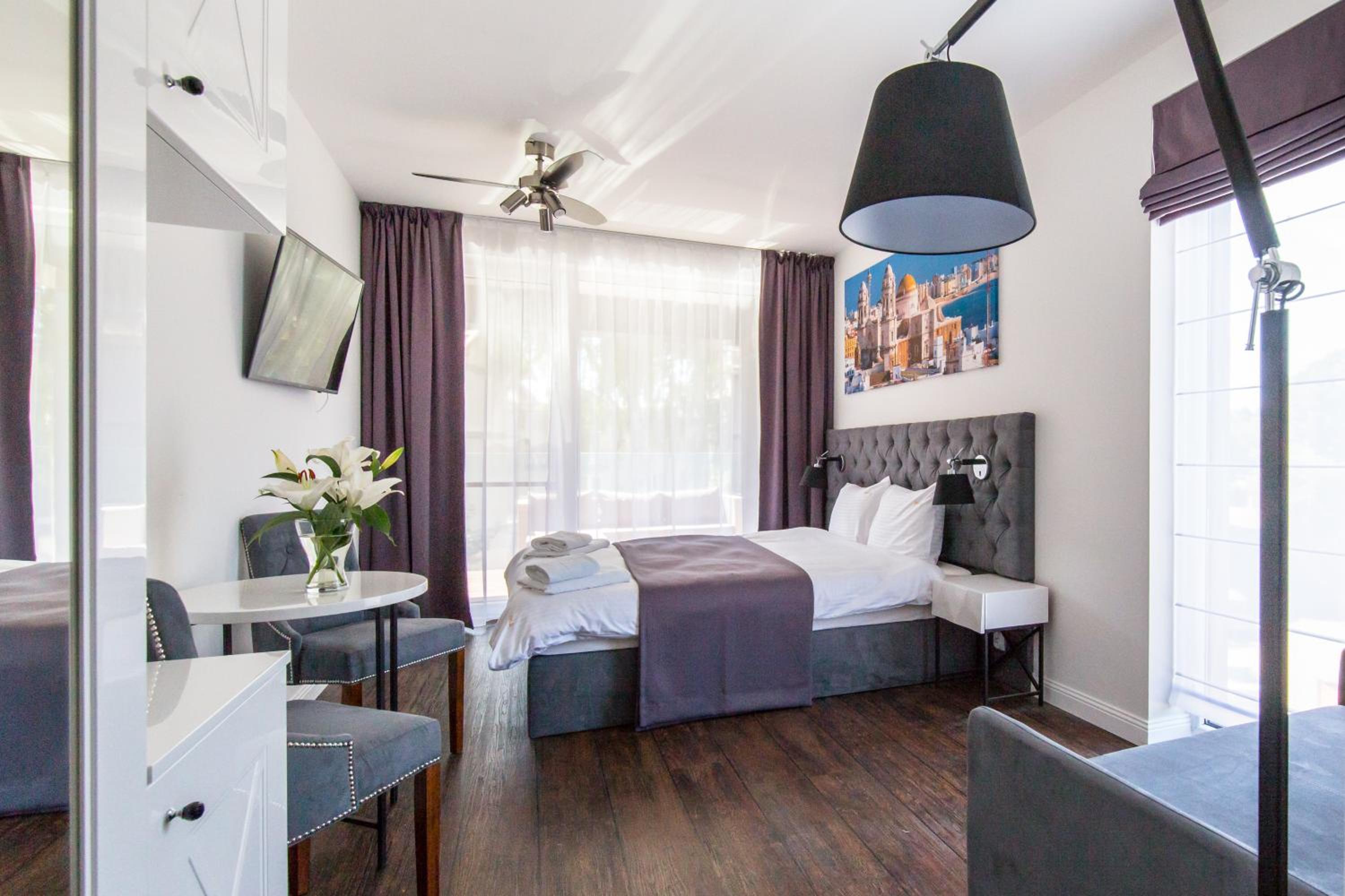 Double Room with Extra Bed photo 1