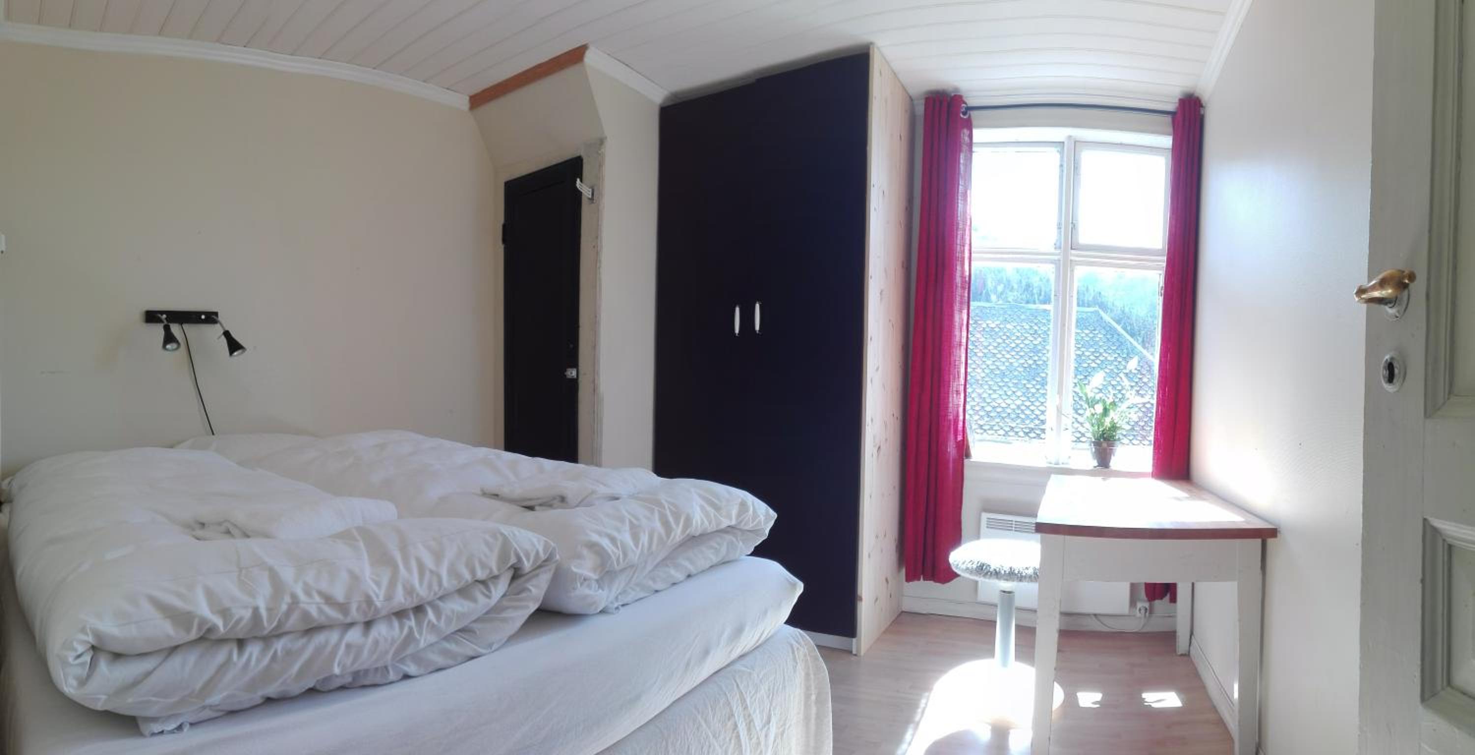 Double Room with Shared Bathroom photo 1