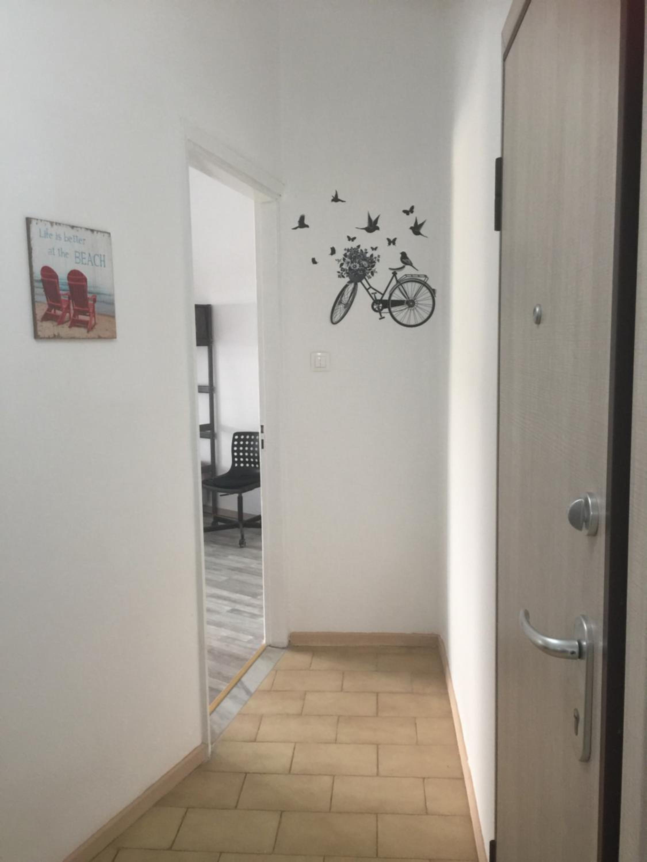 Apartment with Terrace - Photo 3