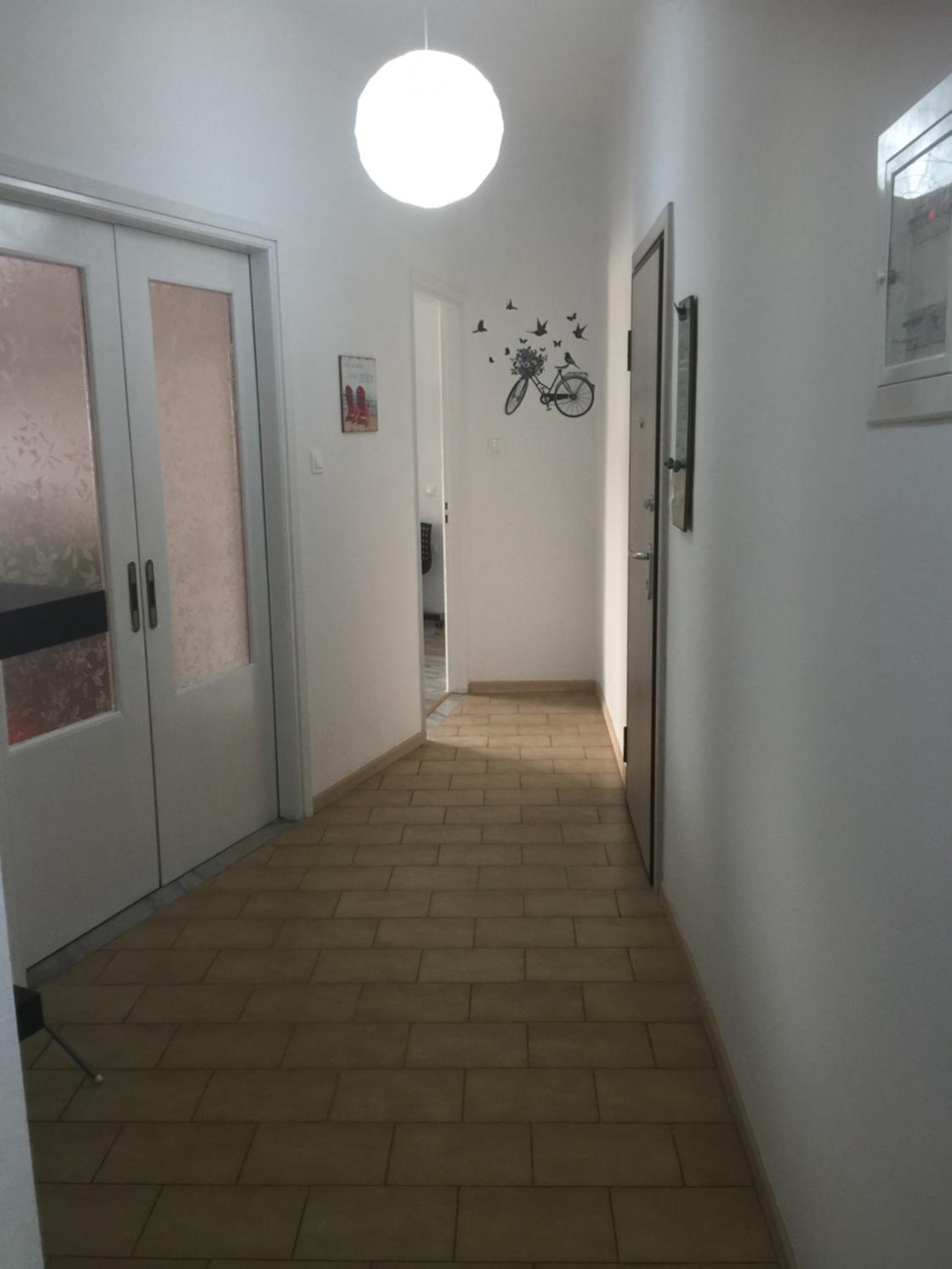 Apartment with Terrace - Photo 7