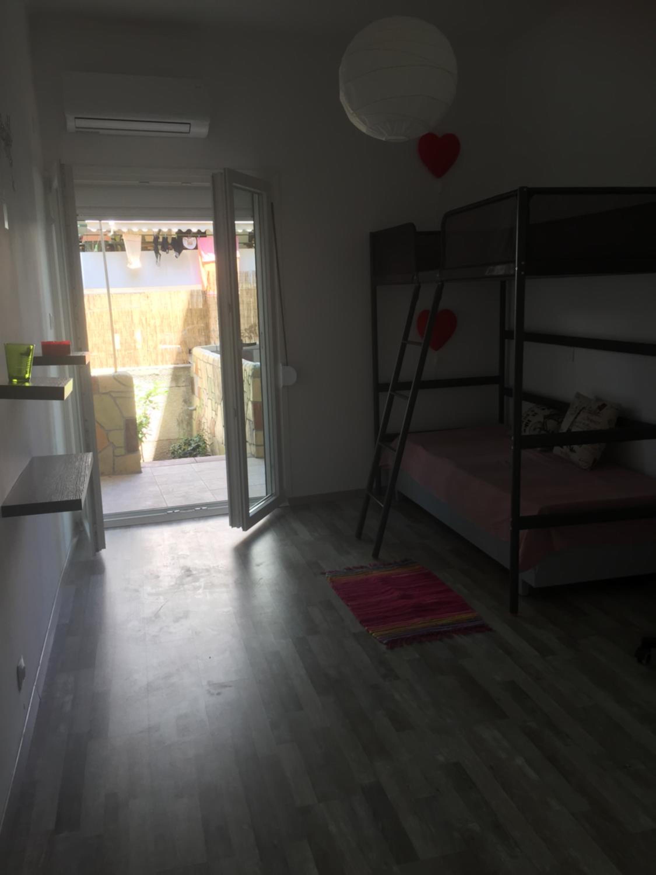 Apartment with Terrace - Photo 6