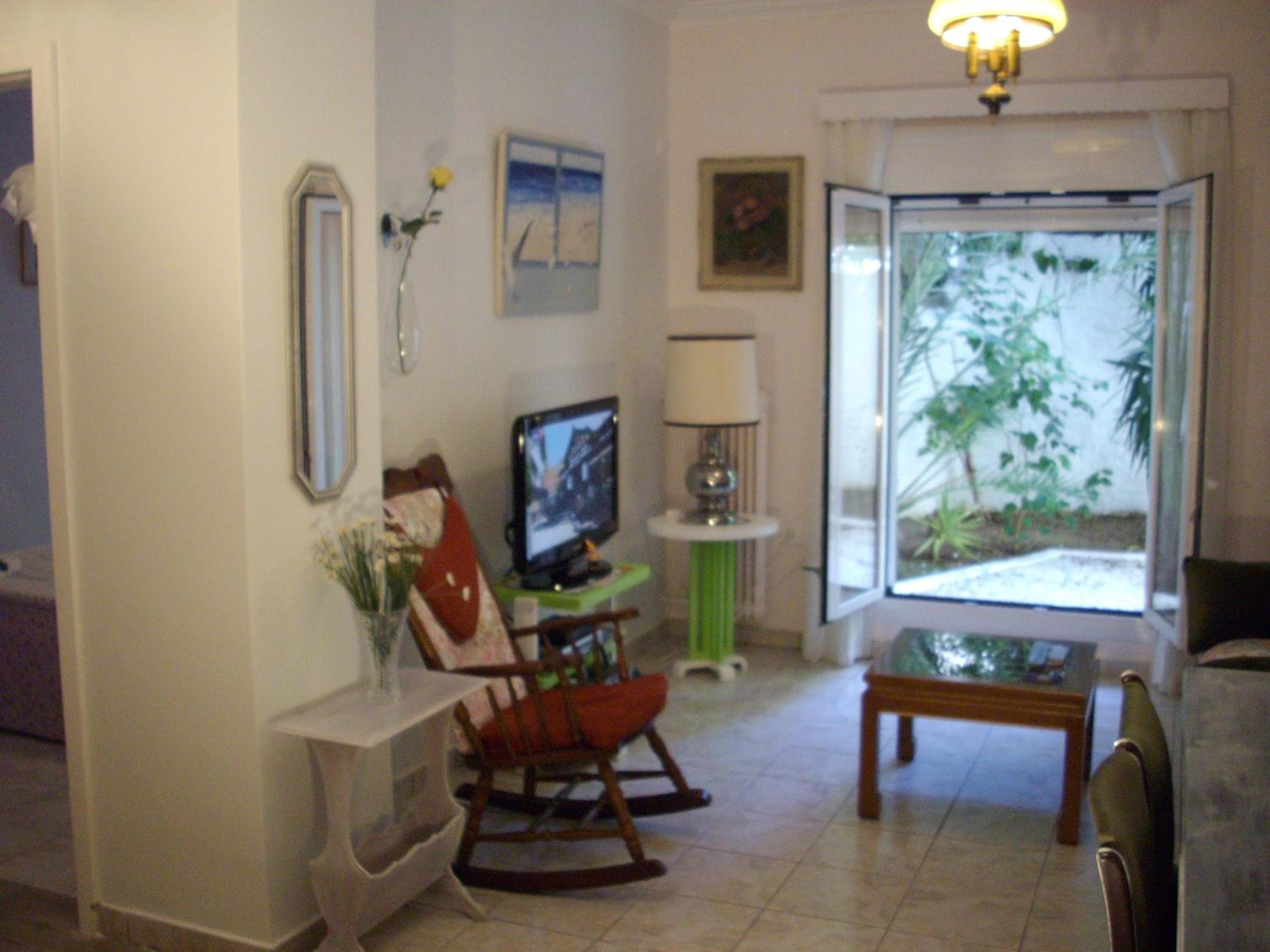 Apartment With Garden View