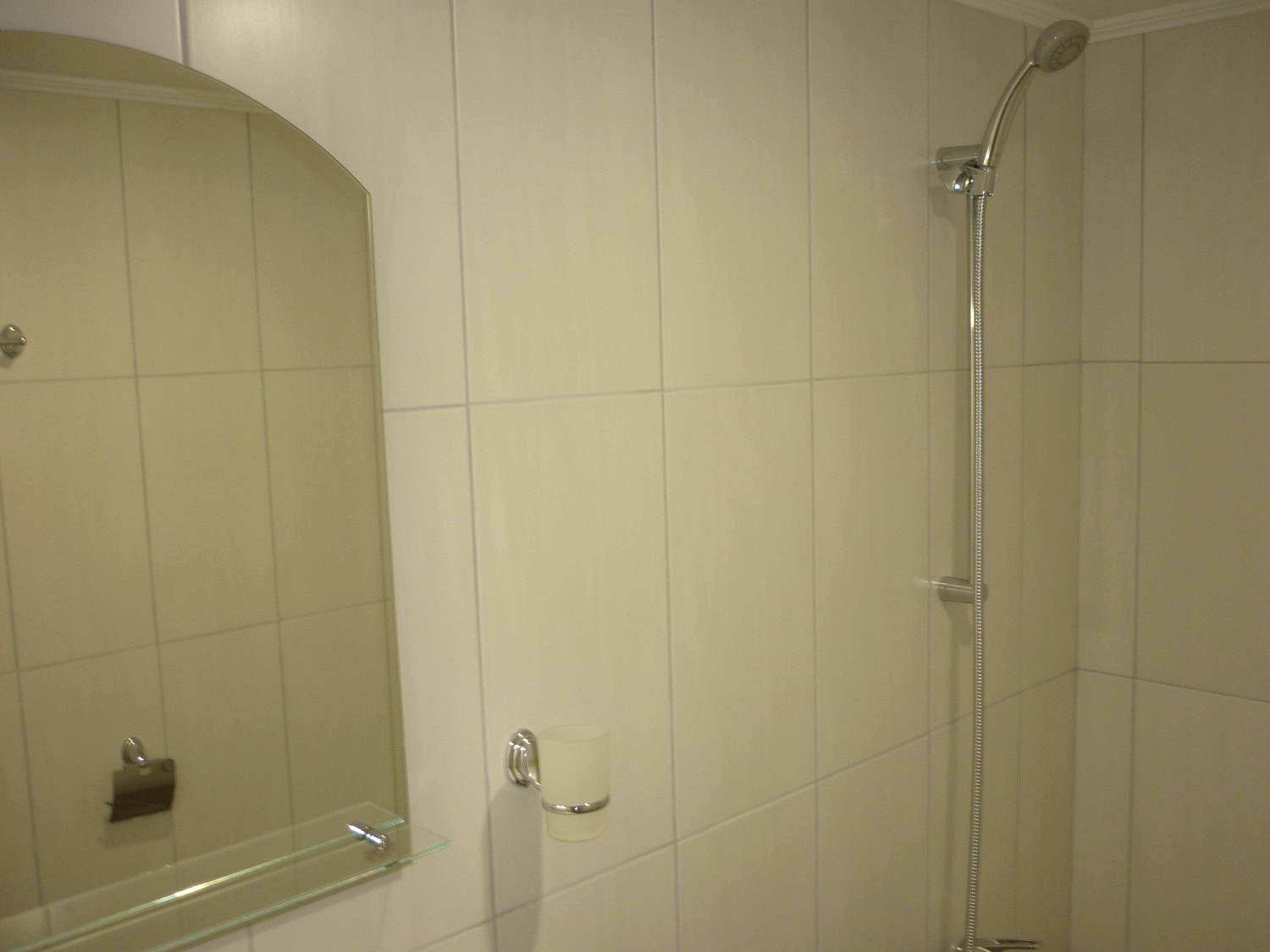 Quadruple Room with Private Bathroom photo 1