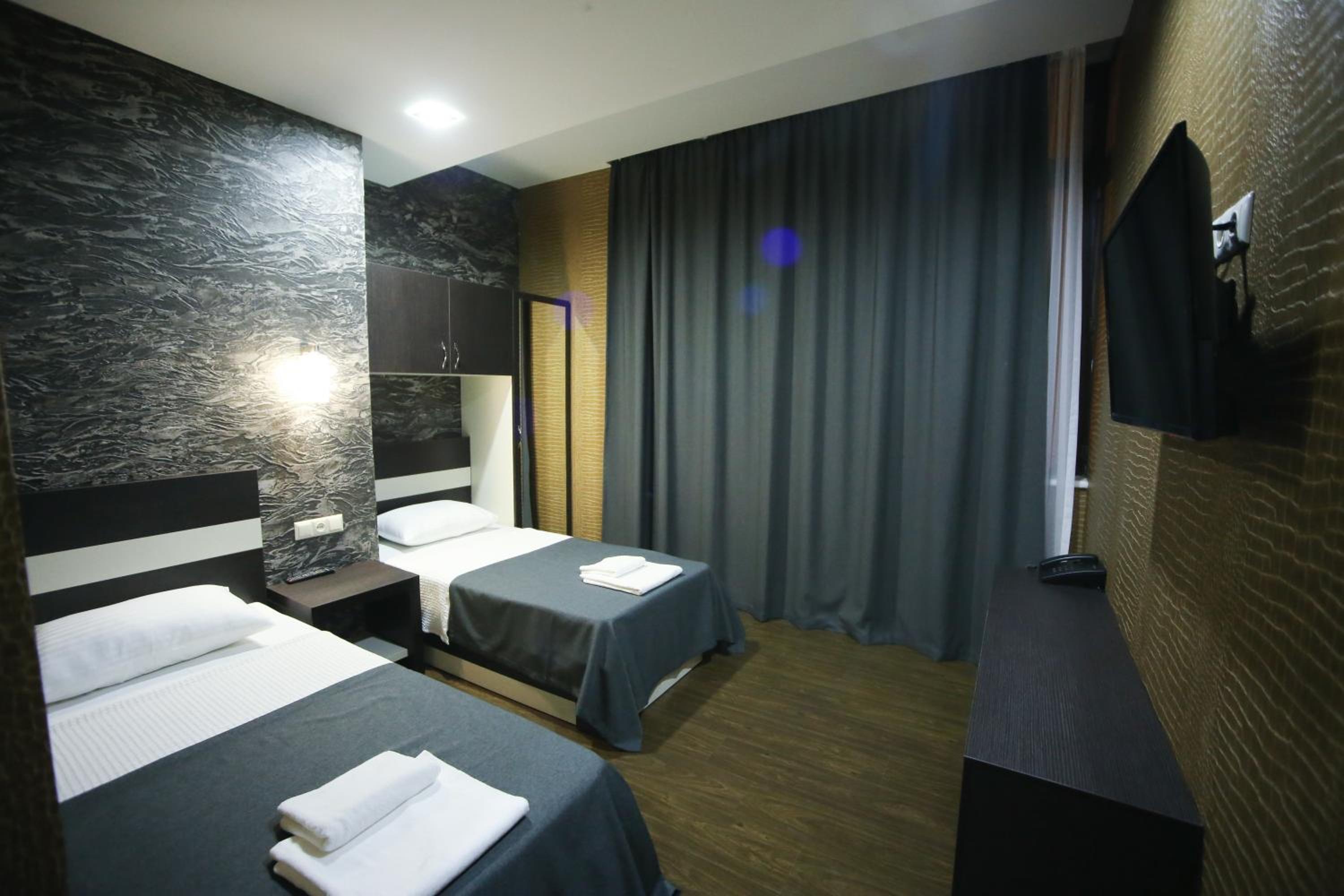 Twin Room with Bathroom photo 3