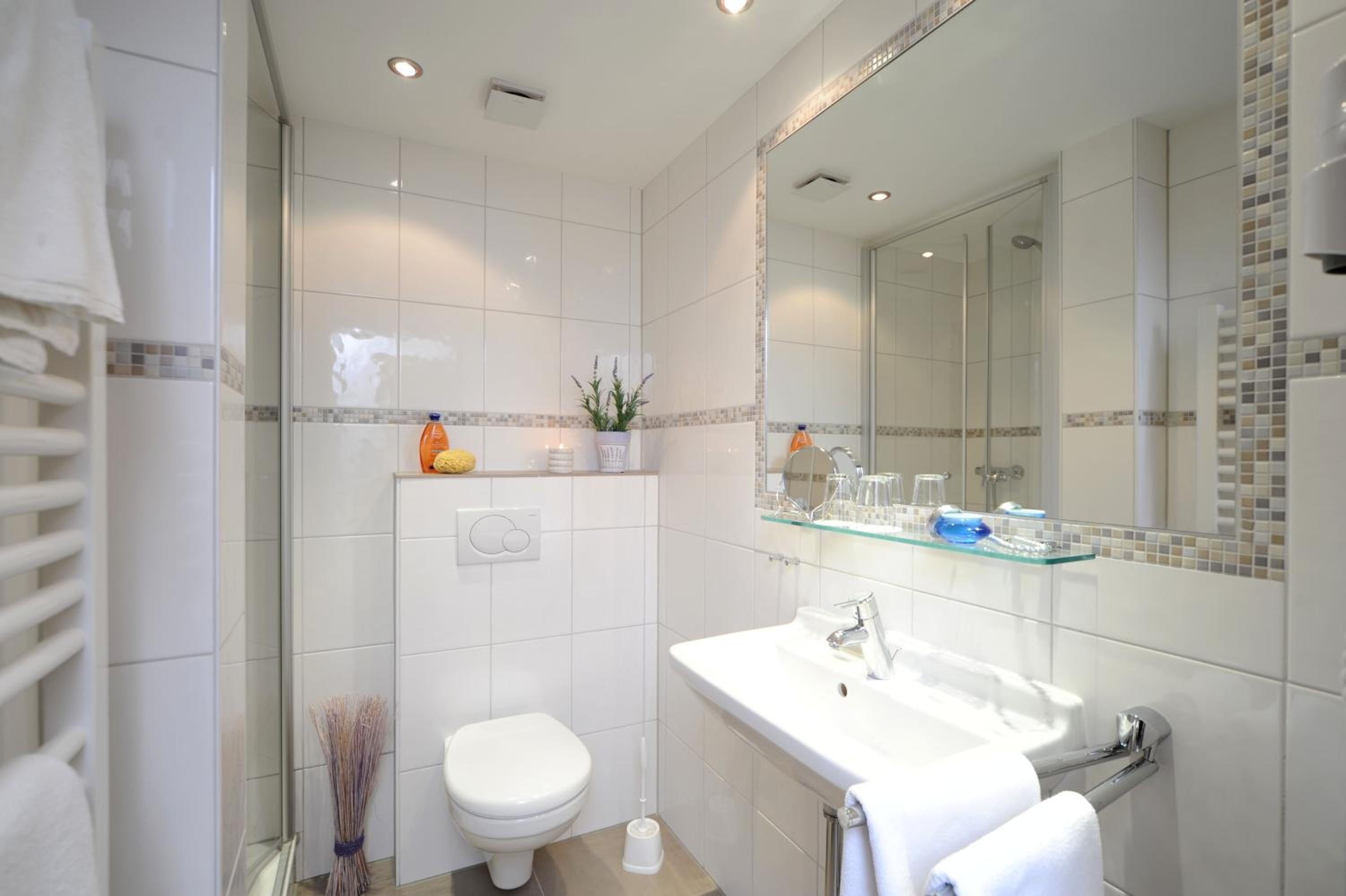 Double Room with Balcony - Photo 2