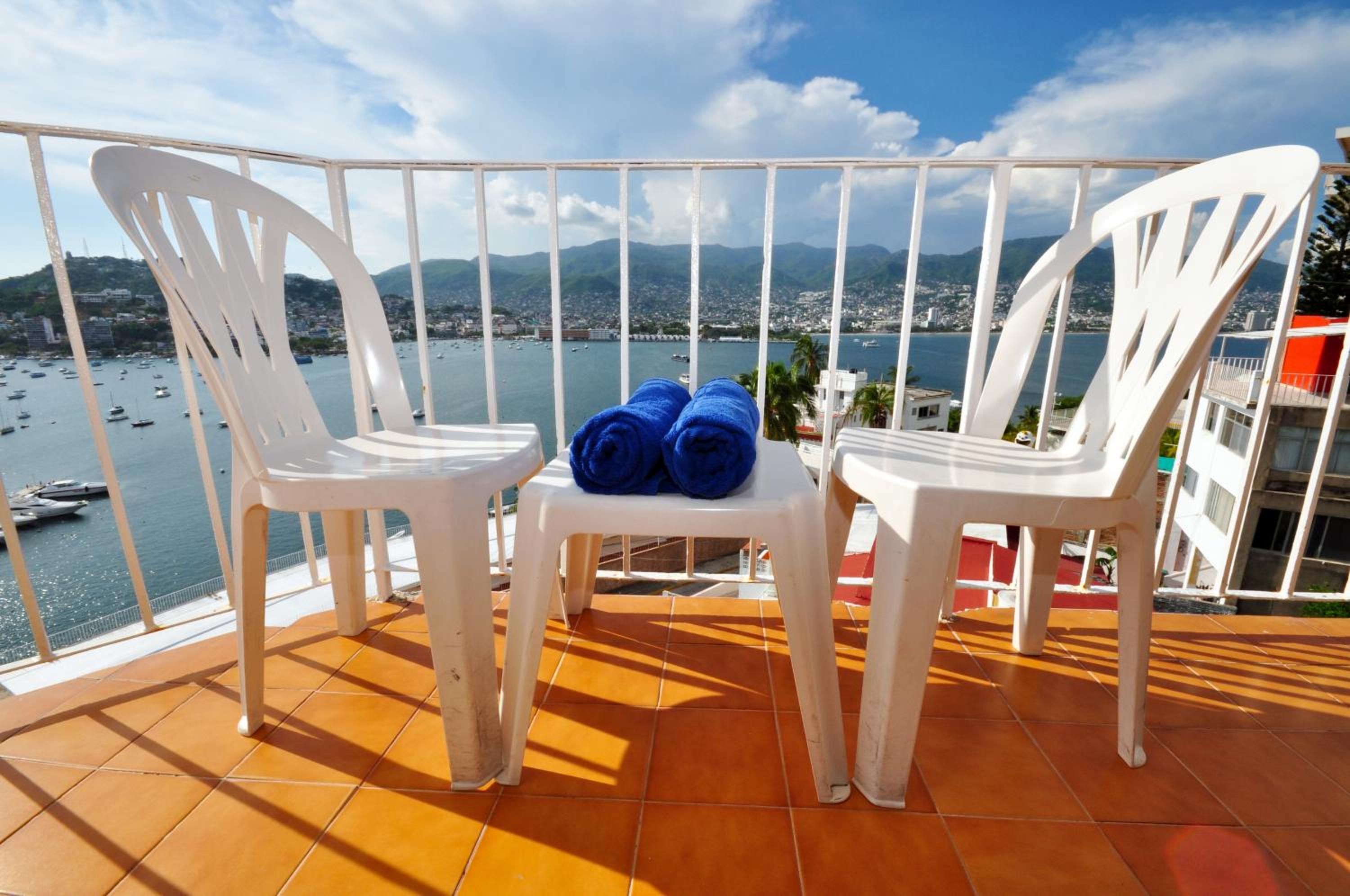 Double Room with Two Double Beds and Ocean View - Photo 8