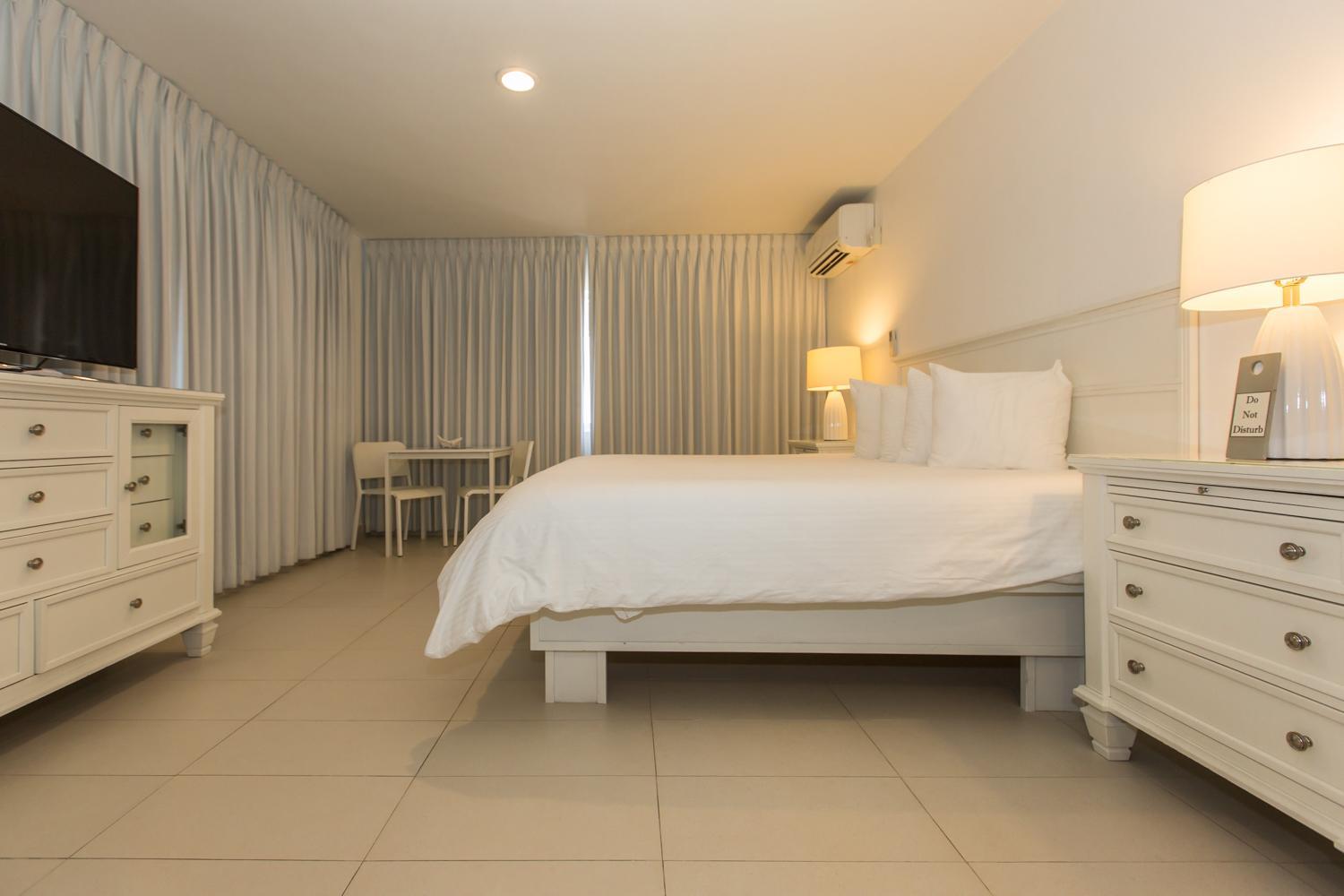 Deluxe King Room photo 3