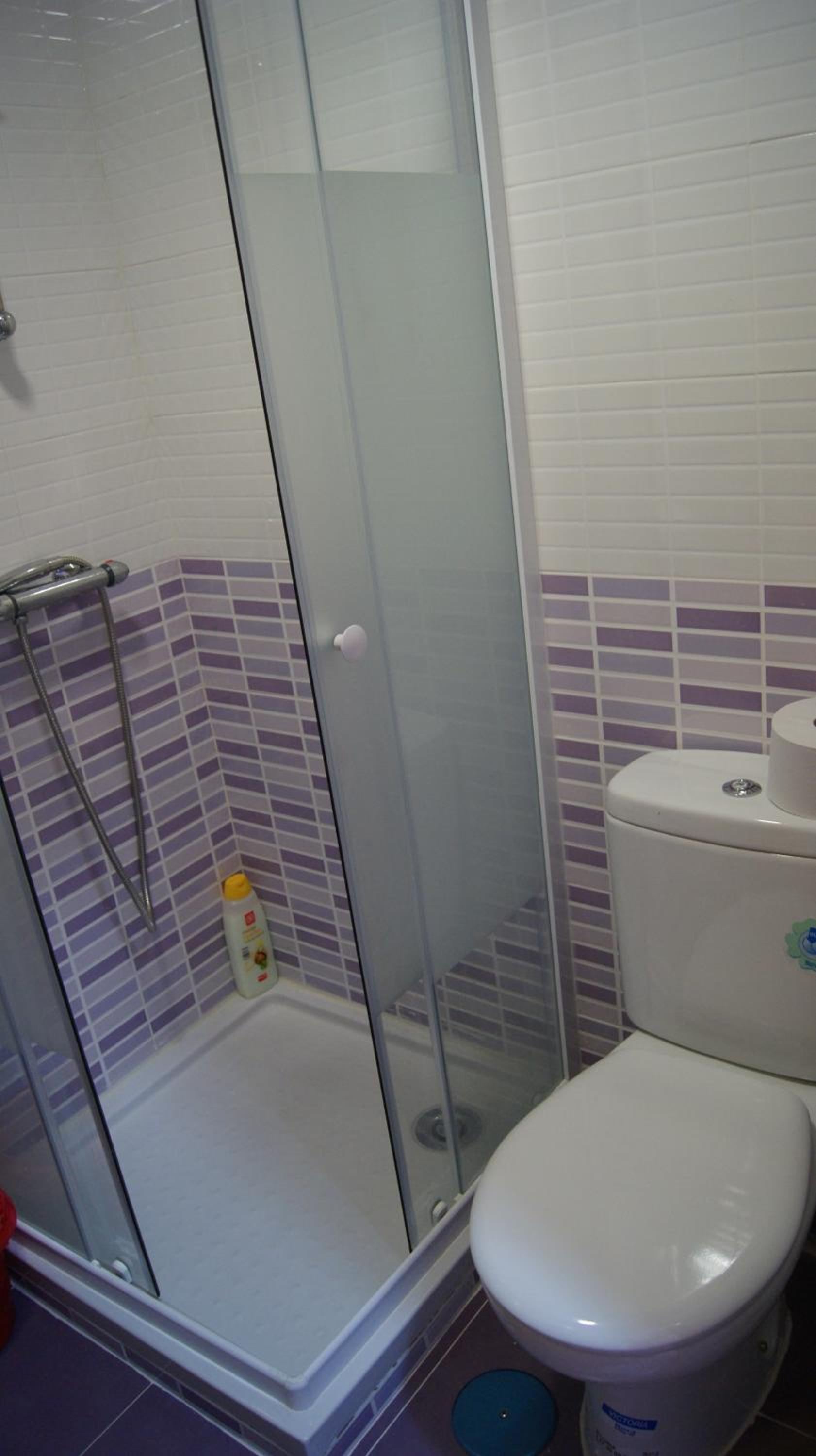 Double Room with Private Bathroom - Photo 13