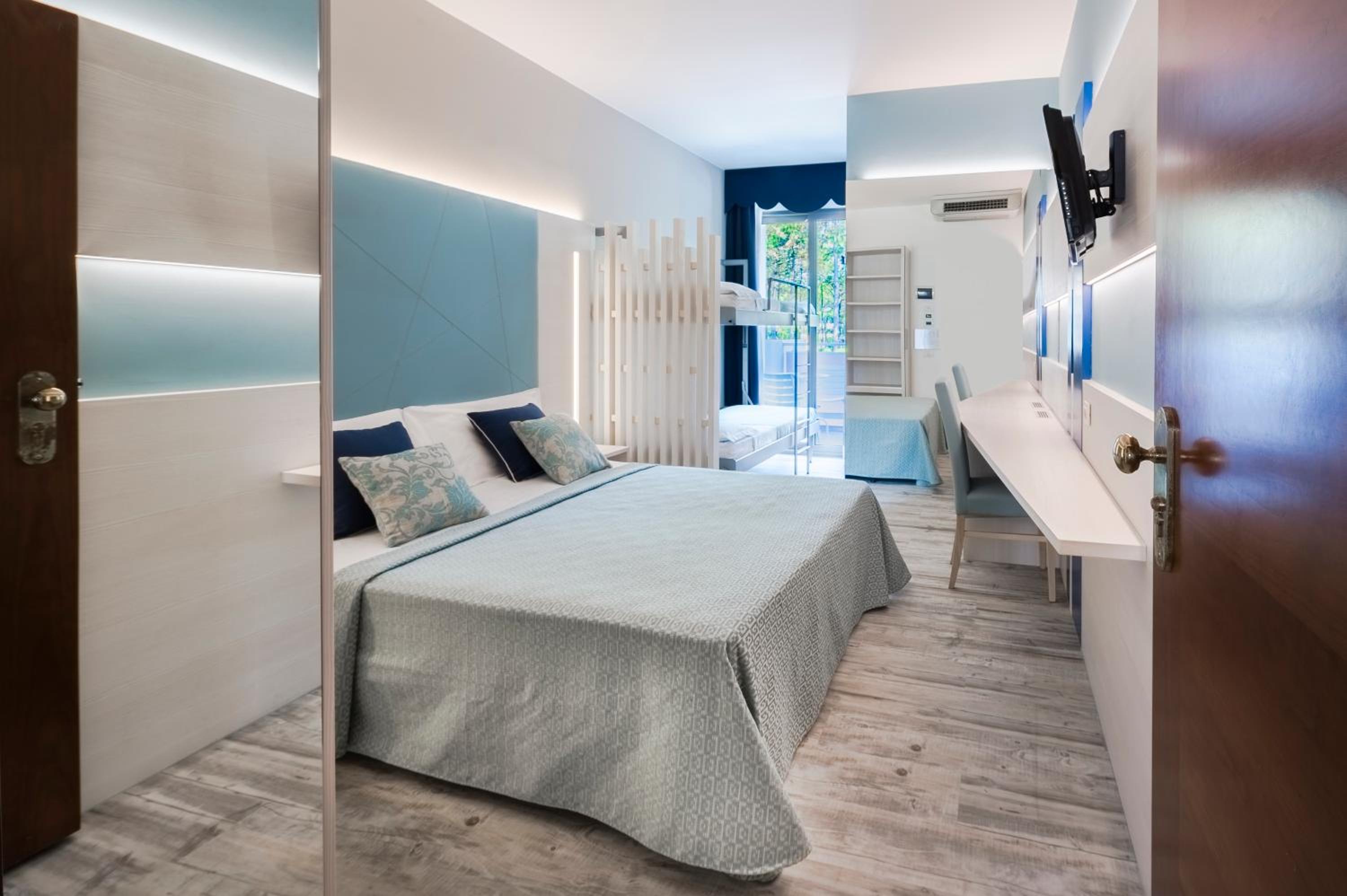 Triple Room with Balcony photo 1