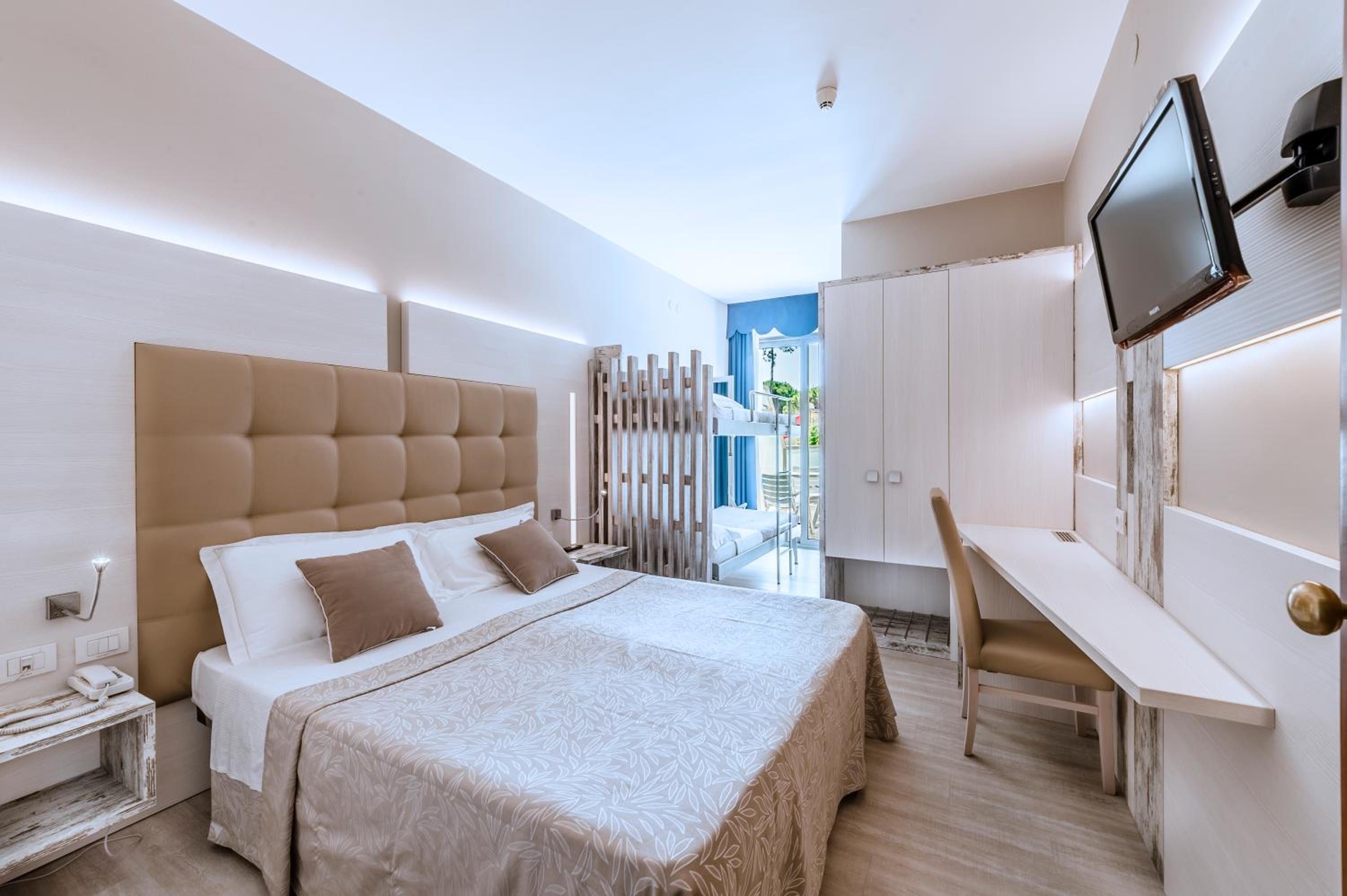 Triple Room with Balcony photo 2