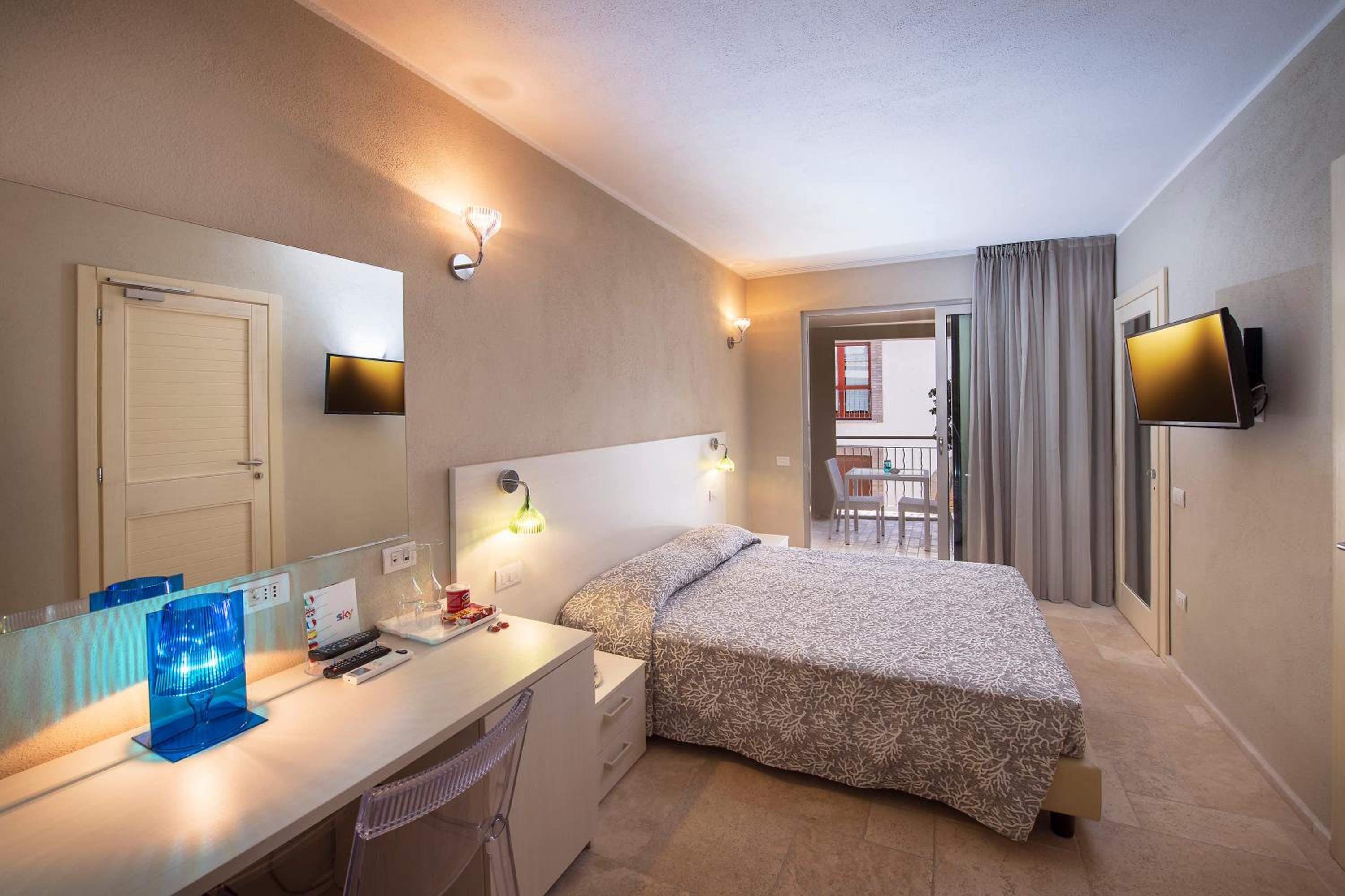 Deluxe Double Room with Balcony