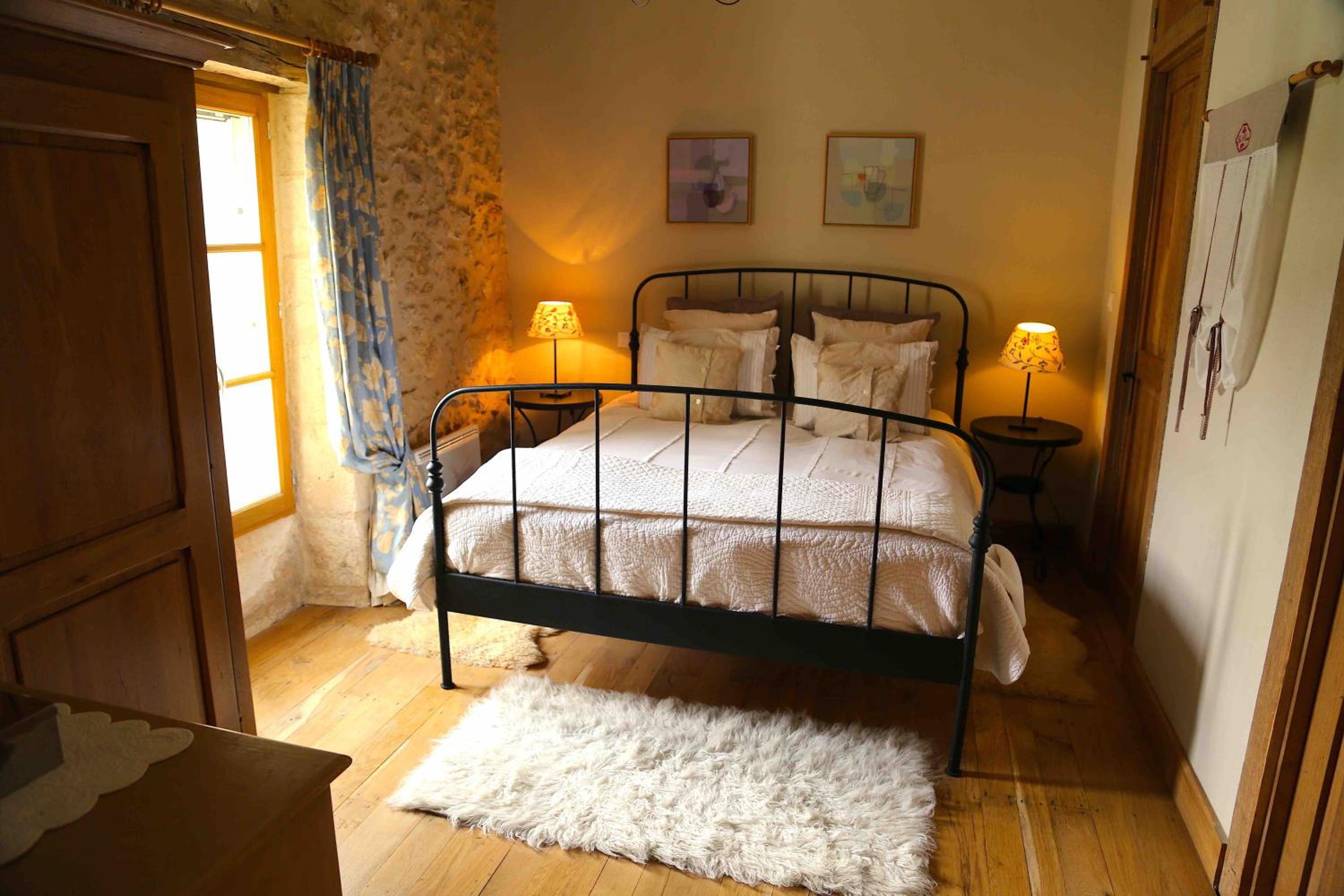 One-Bedroom House - Photo 20