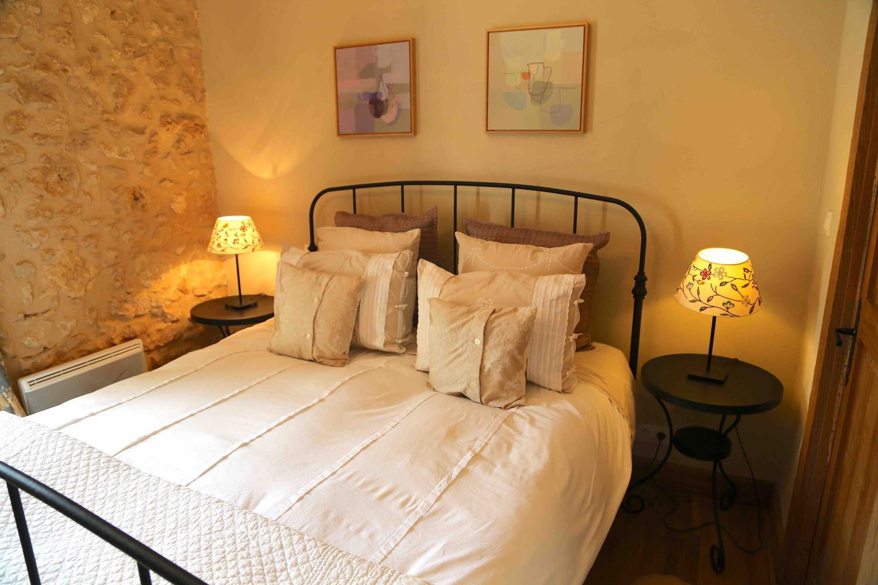 One-Bedroom House - Photo 22