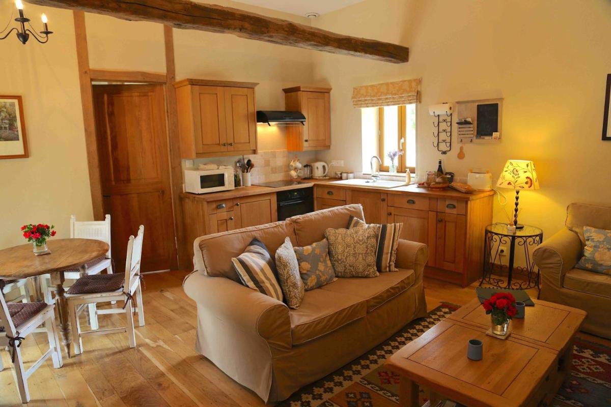 One-Bedroom House - Photo 25