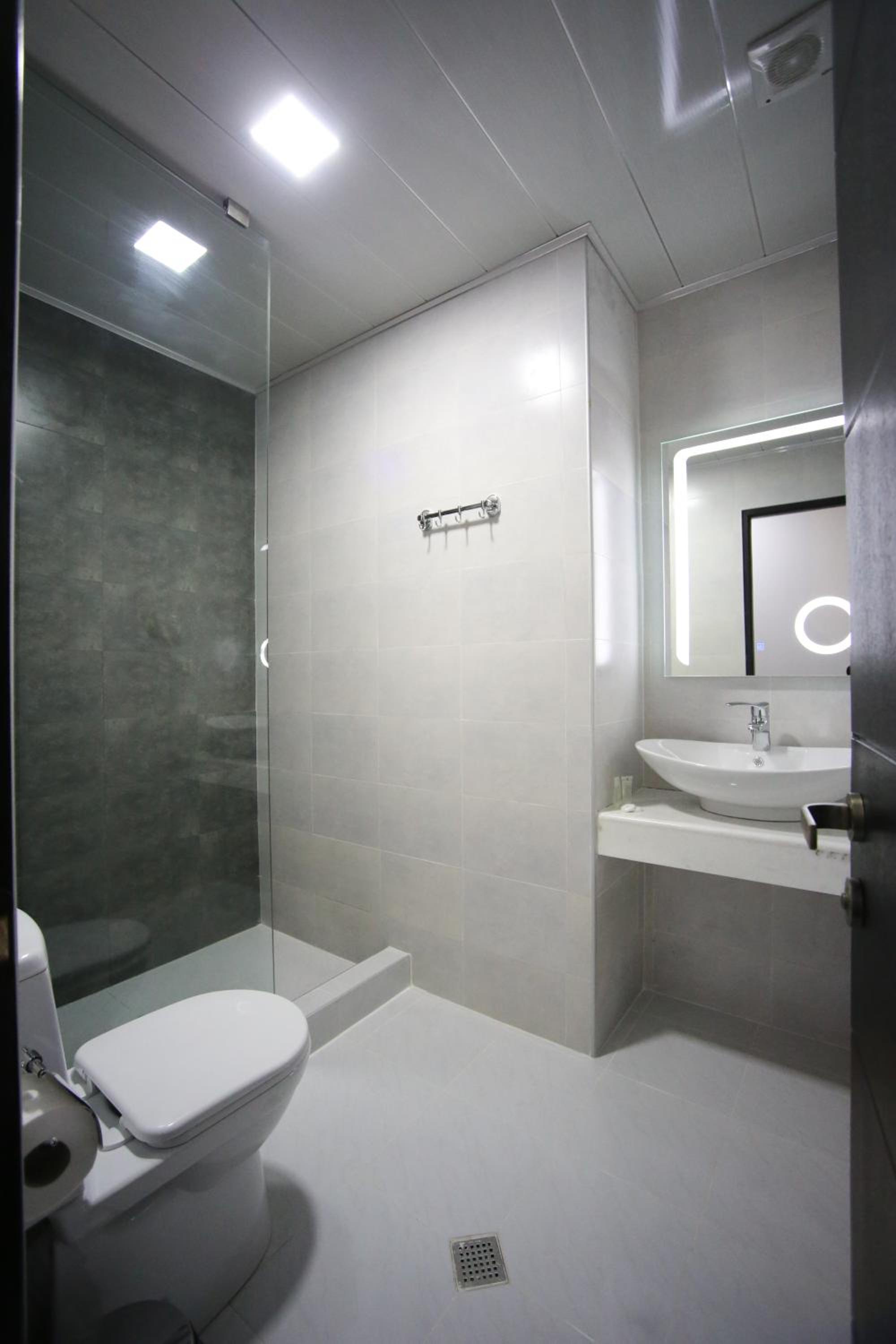 Twin Room with Bathroom photo 2