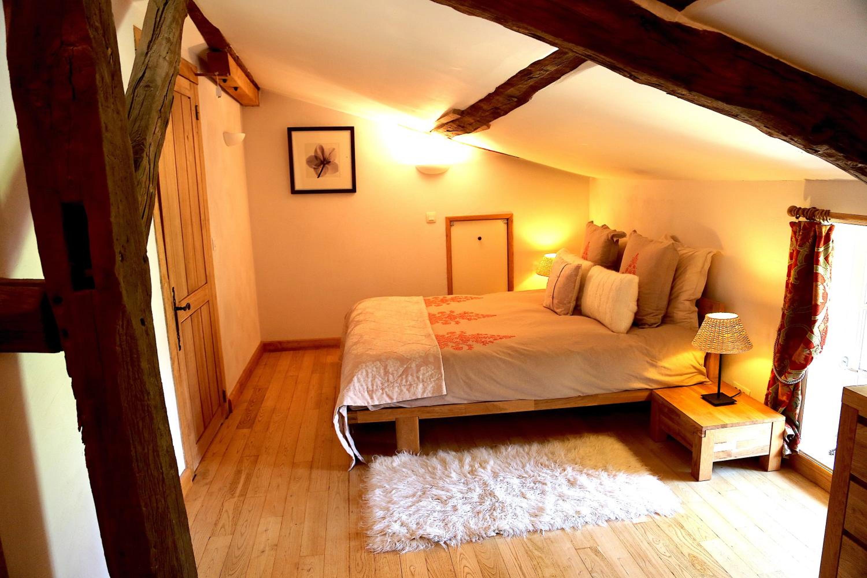 Two-Bedroom House - Photo 30