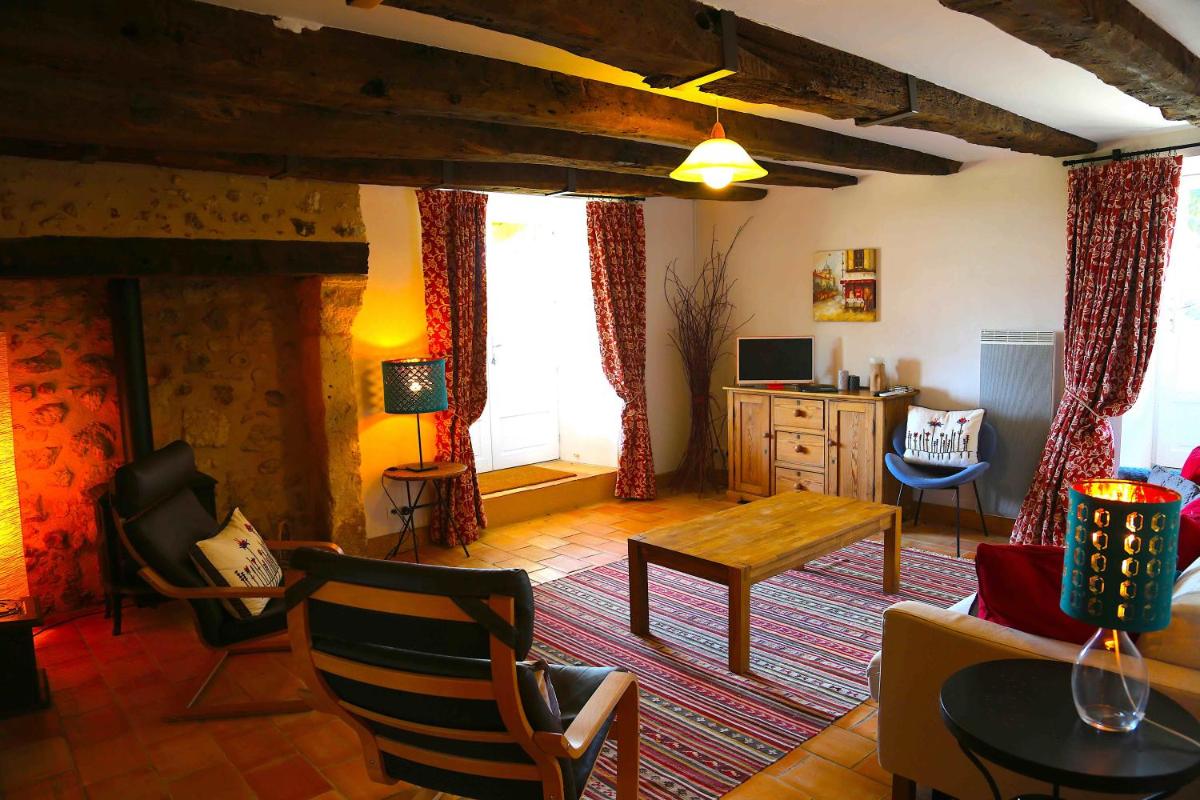 Two-Bedroom House - Photo 8