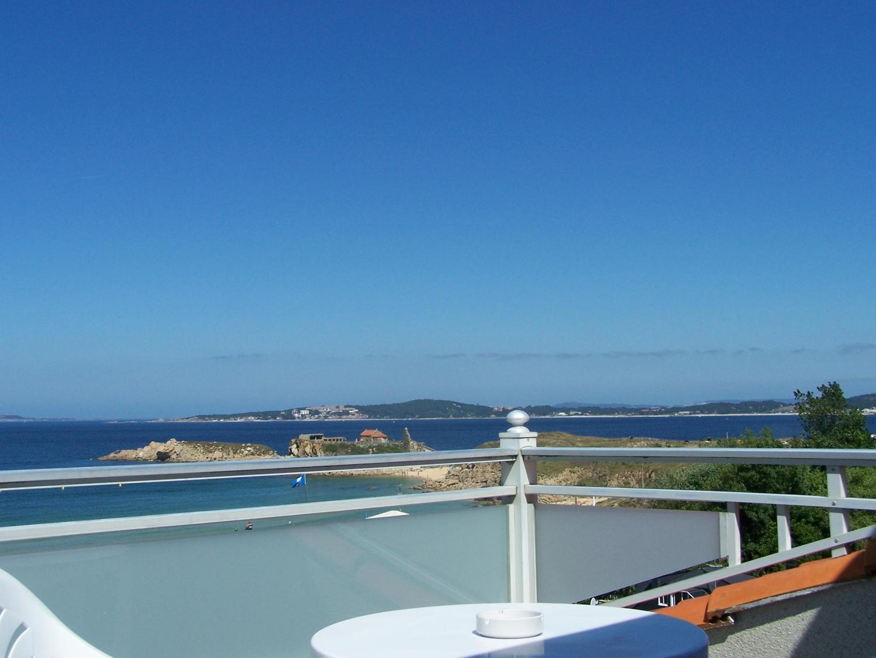 Double or Twin Room with Terrace and Sea View photo 3