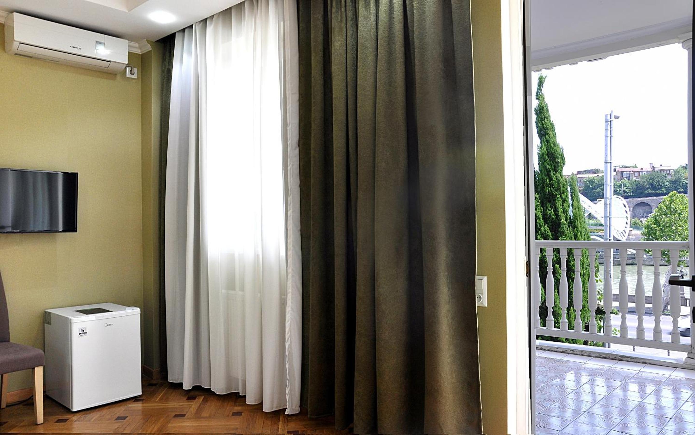 Superior Double or Twin Room with Terrace - Photo 8
