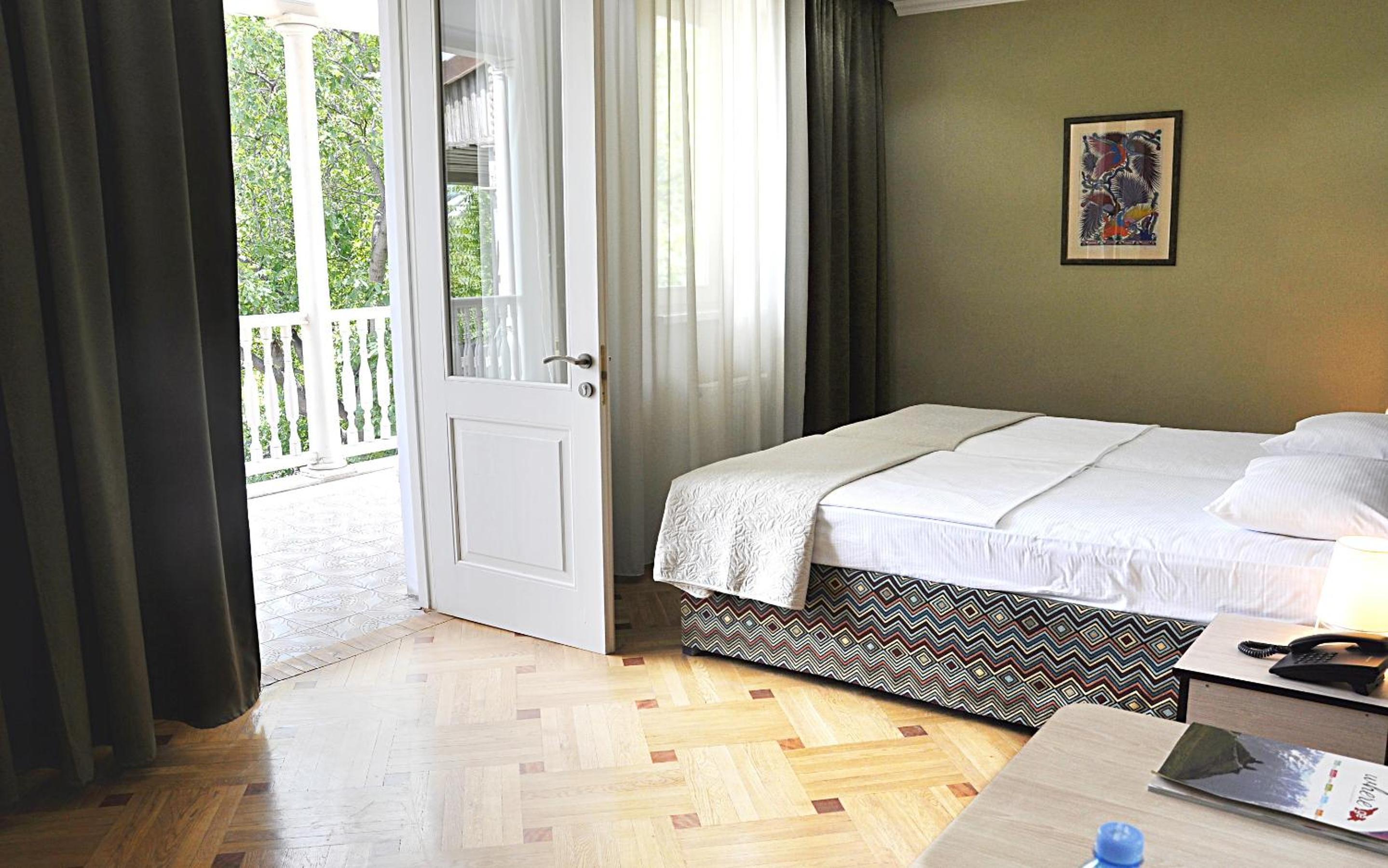 Superior Double or Twin Room with Terrace - Photo 11