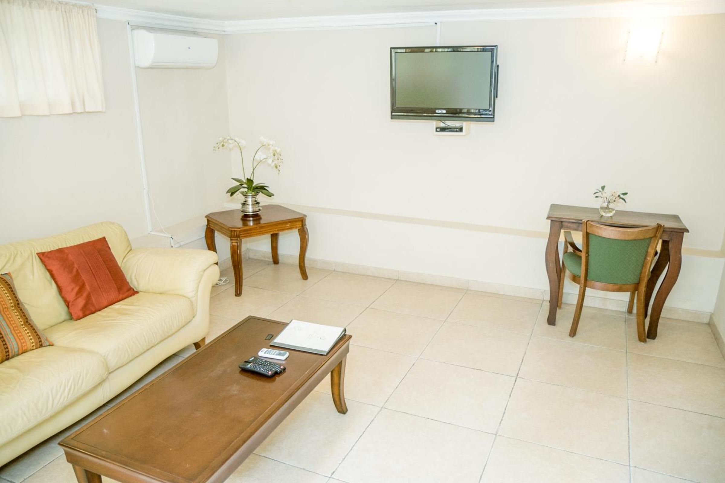 One-Bedroom Suite photo 3