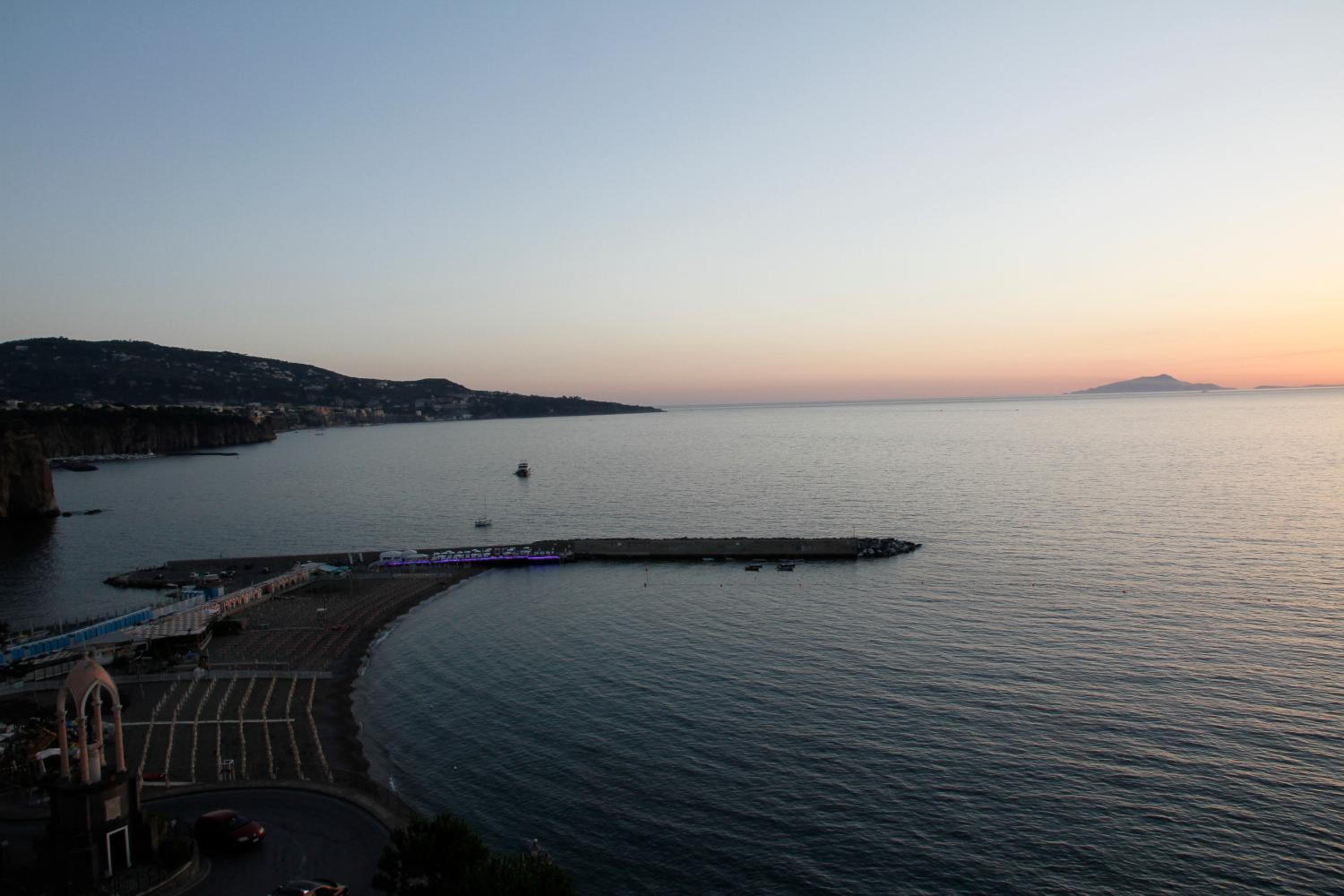Quadruple Room with Sea View - Photo 24