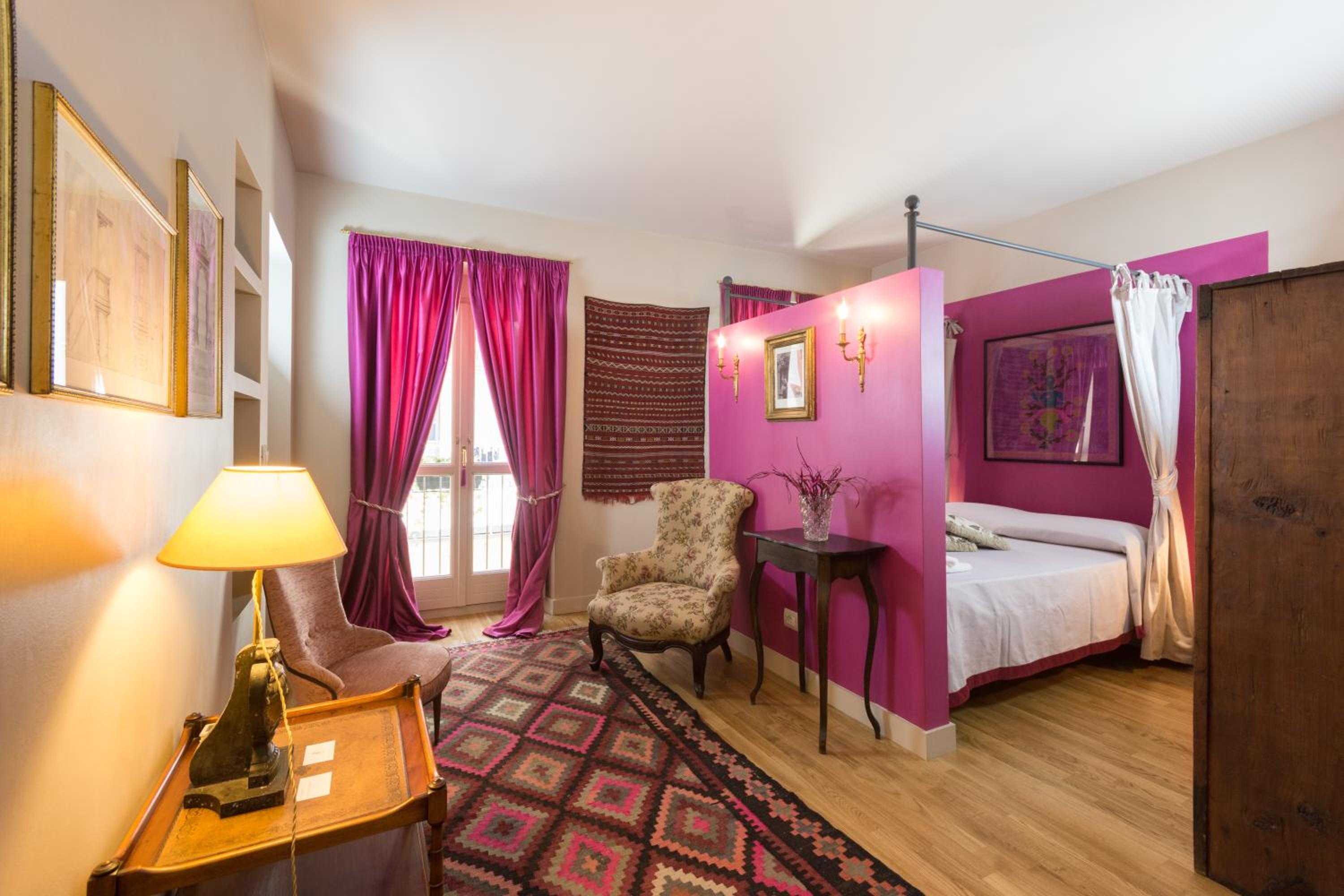 One-Bedroom Apartment with Balcony photo 1