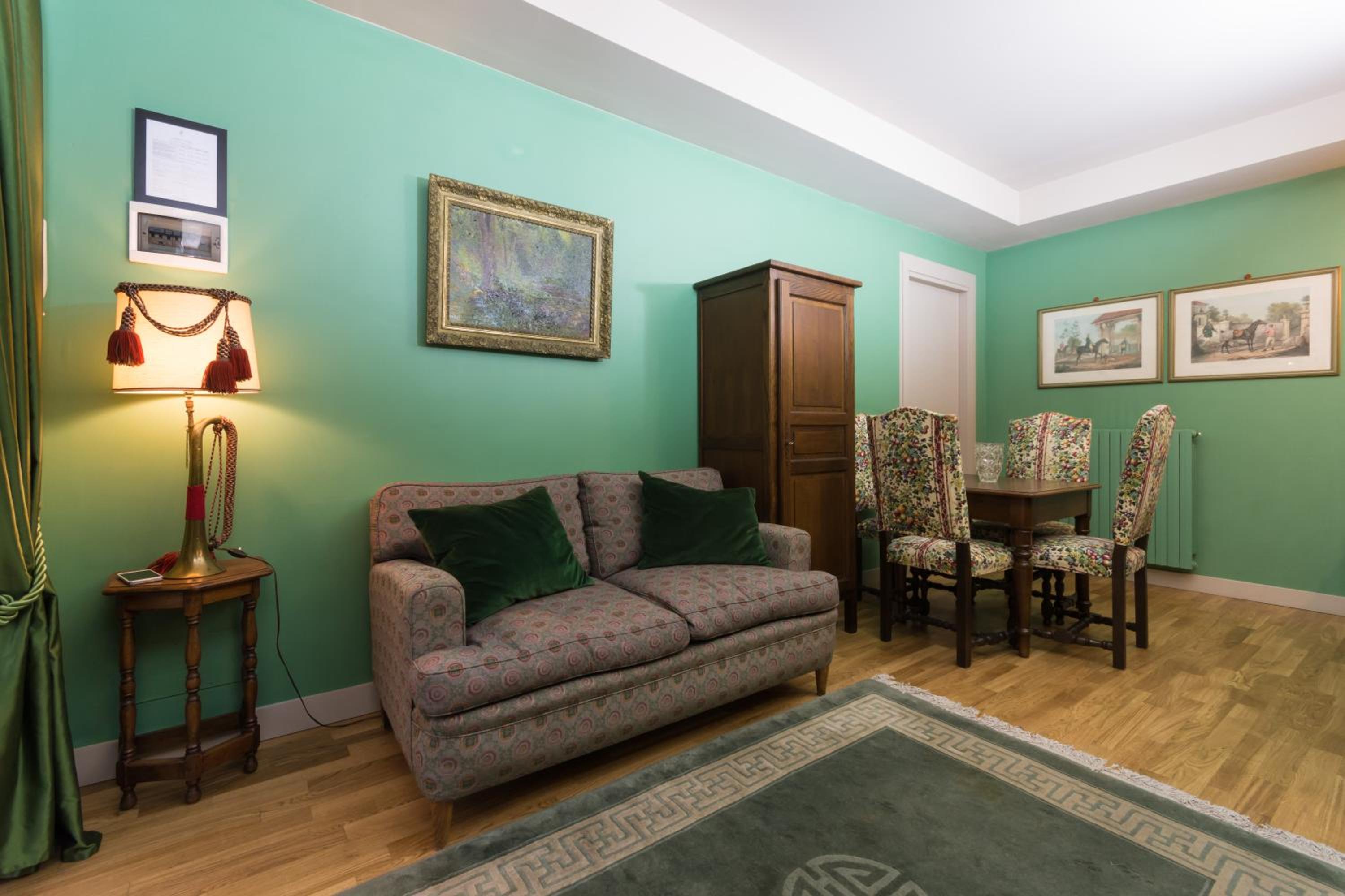 Apartment photo 2