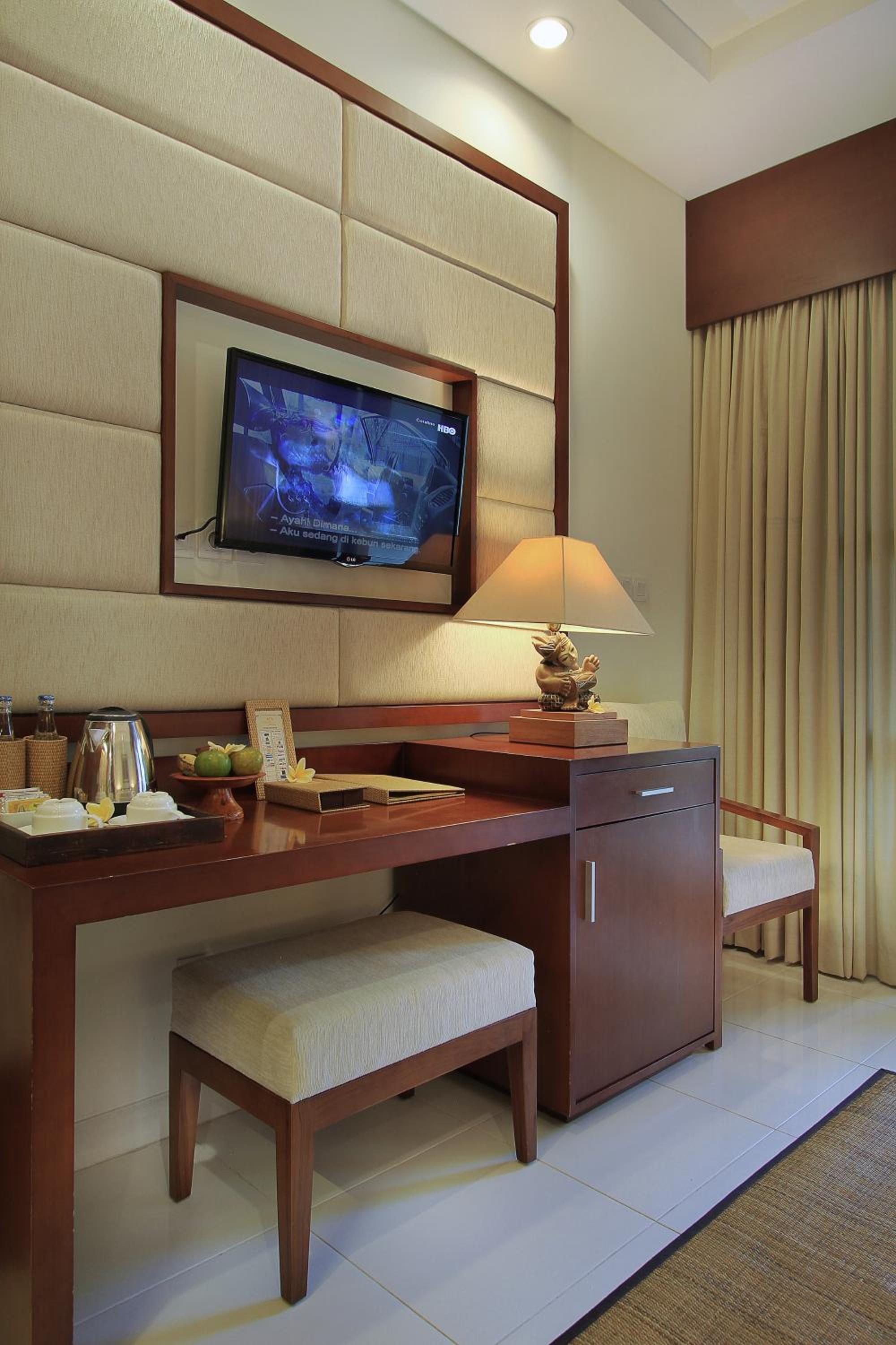 Deluxe Room with Free Daily Afternoon Tea photo 2