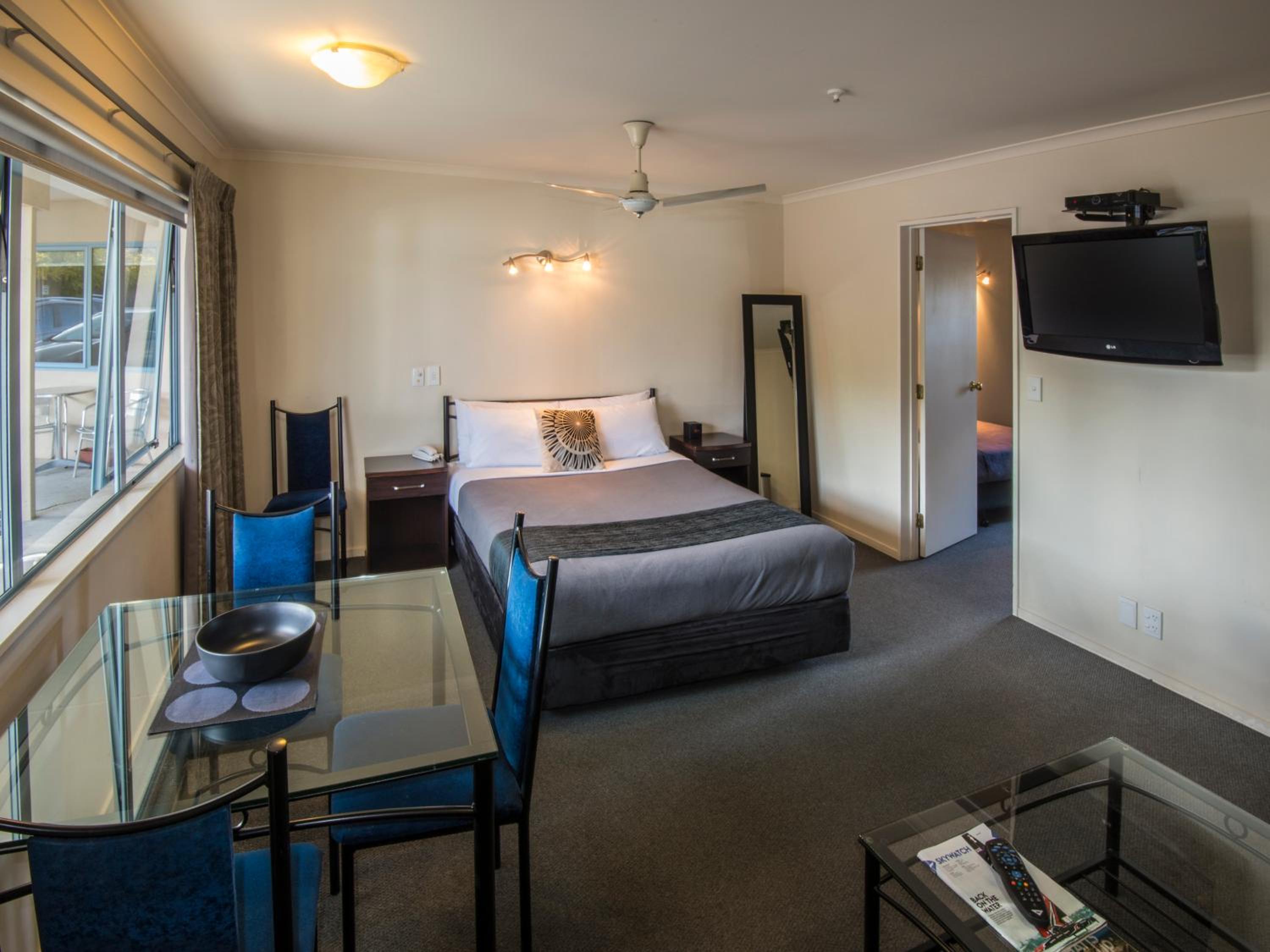 One-Bedroom Suite photo 3