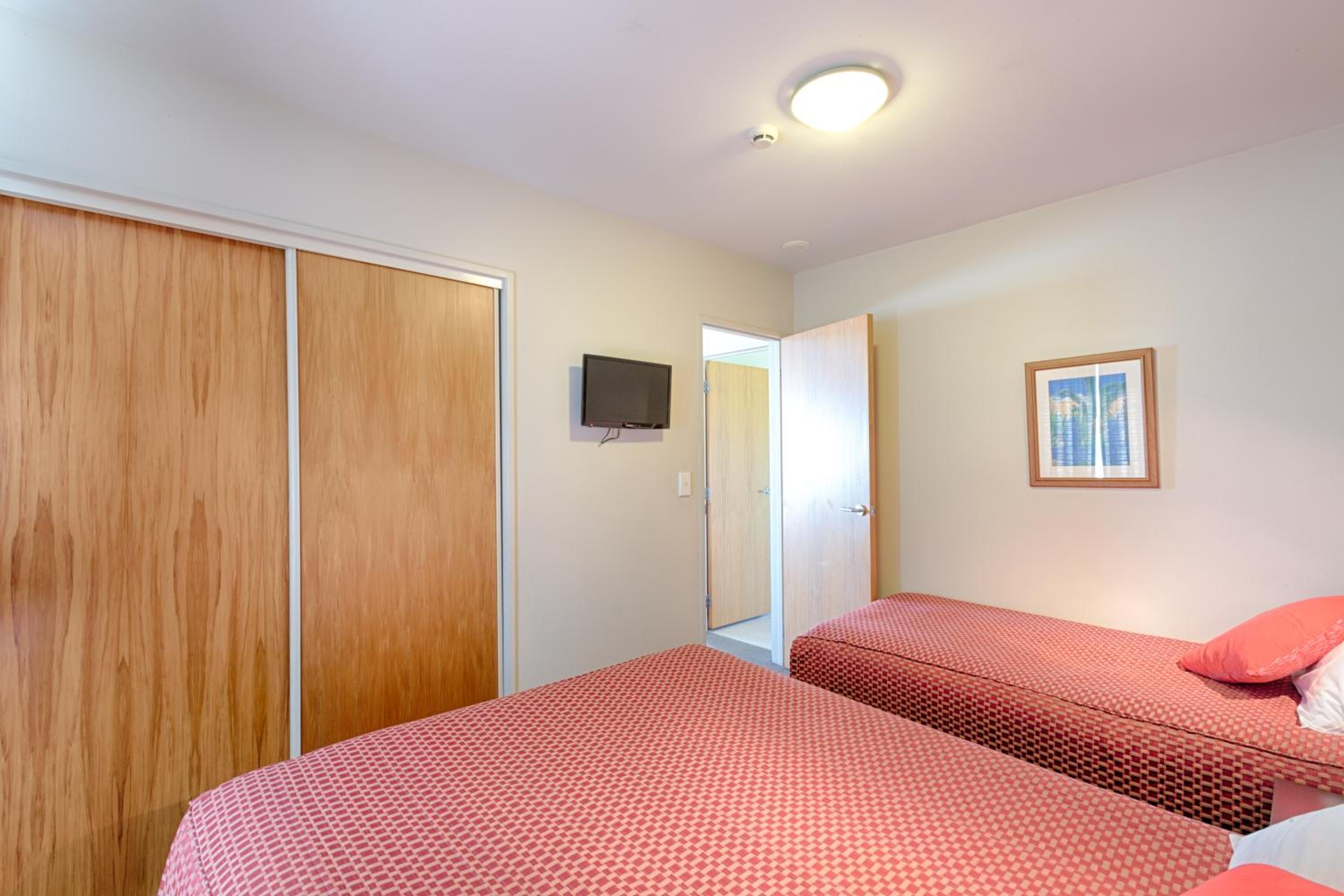 One-Bedroom Apartment - Photo 1
