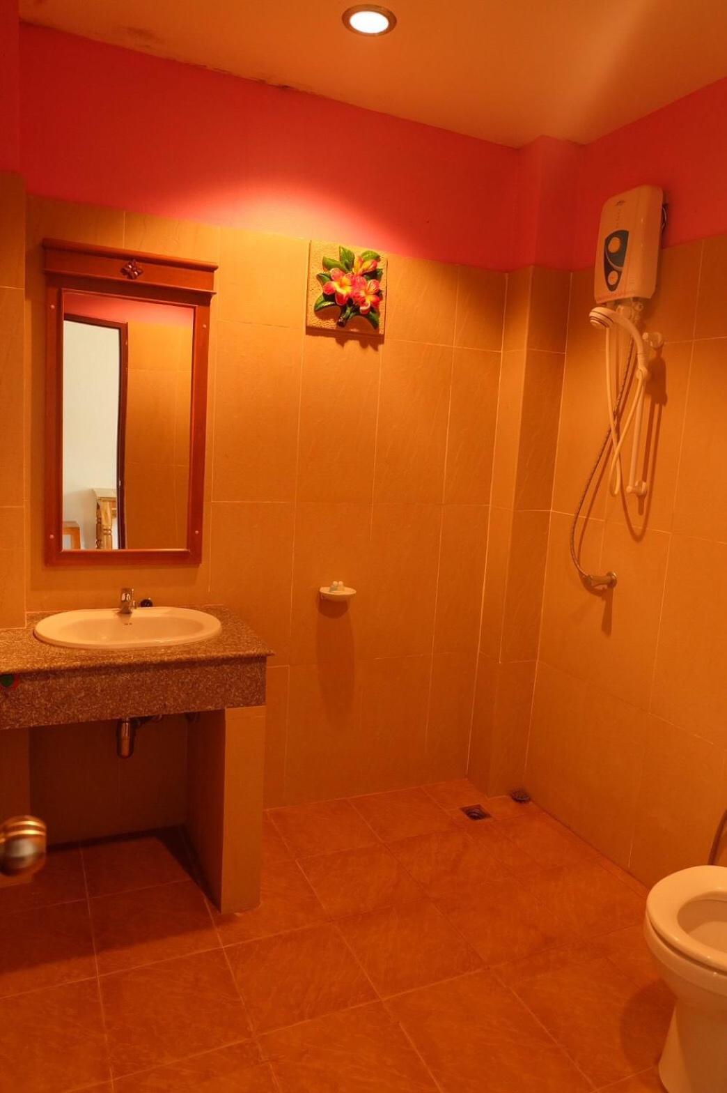Deluxe King Room - Photo 5